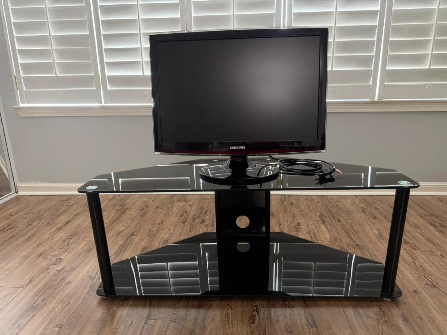 Samsung TV Stand with Glass Shelves