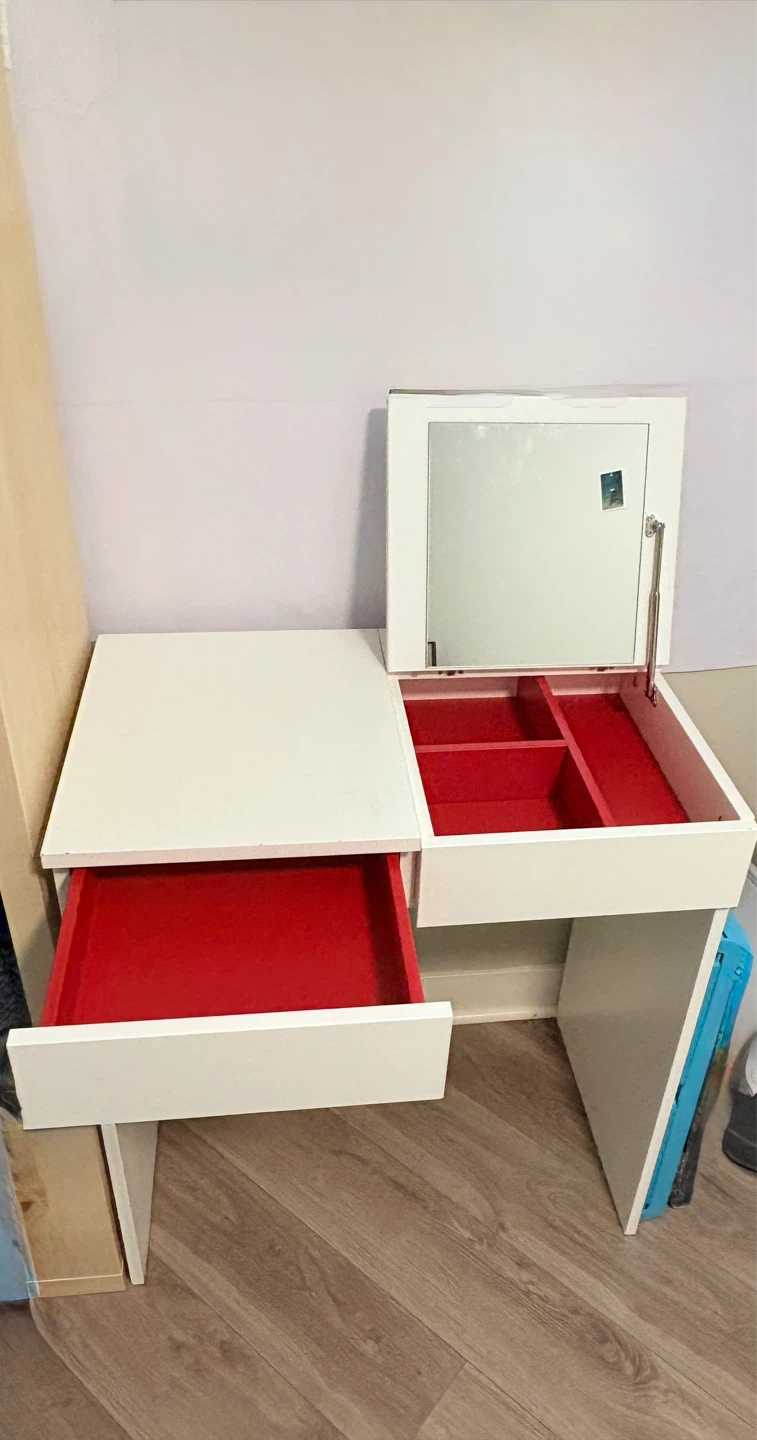 IKEA BRIMNES Makeup Vanity
