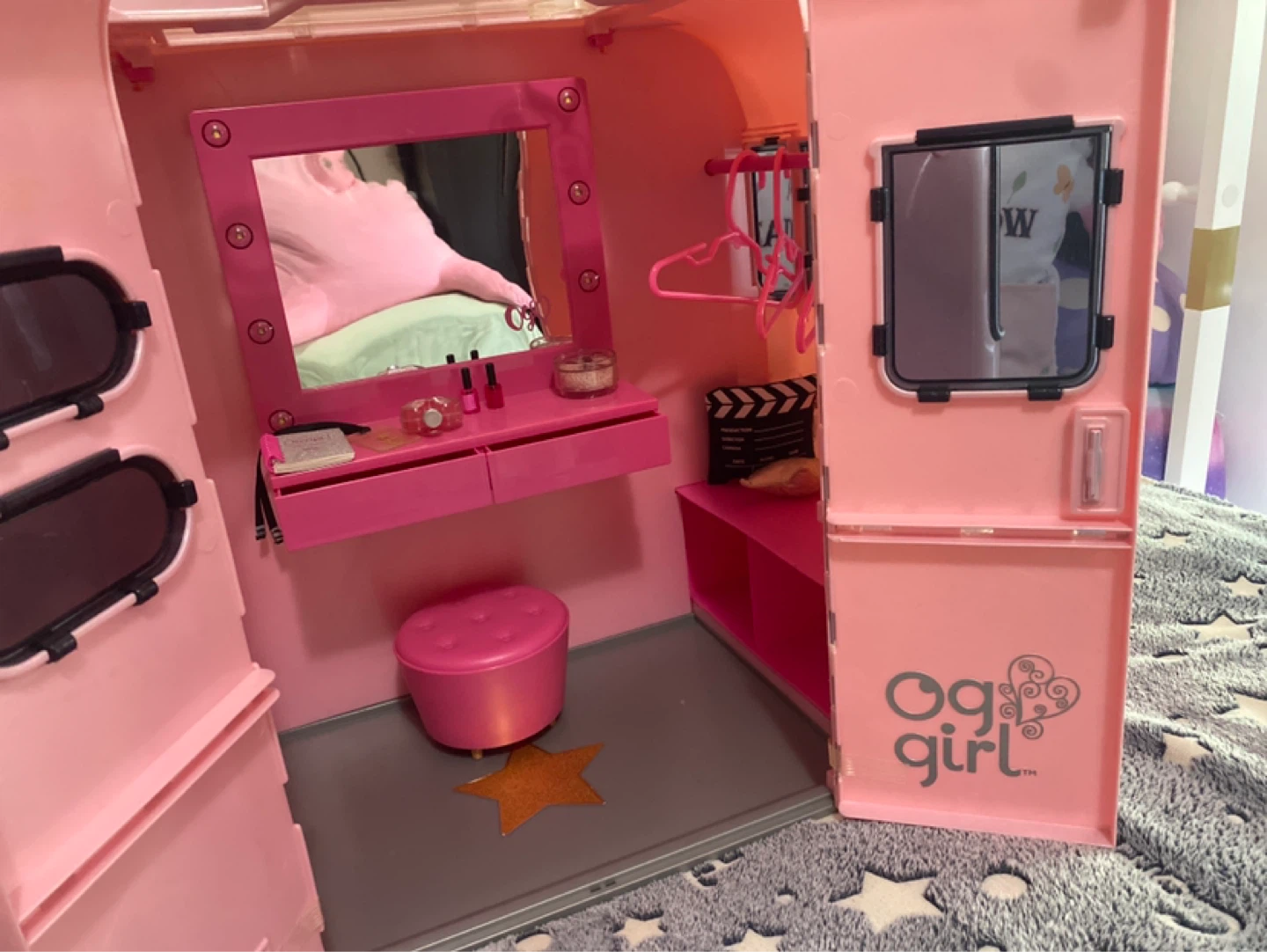Our Generation Doll RV Camper Van Playset - photo 2