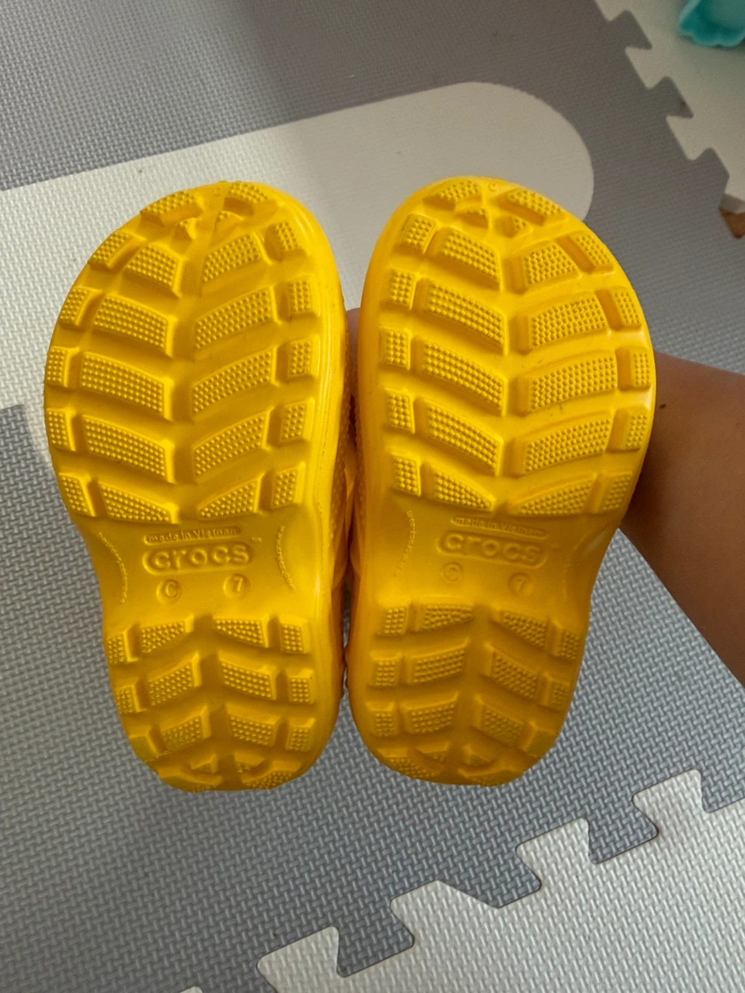 Yellow Crocs Rain Boots Size 7 - photo 3