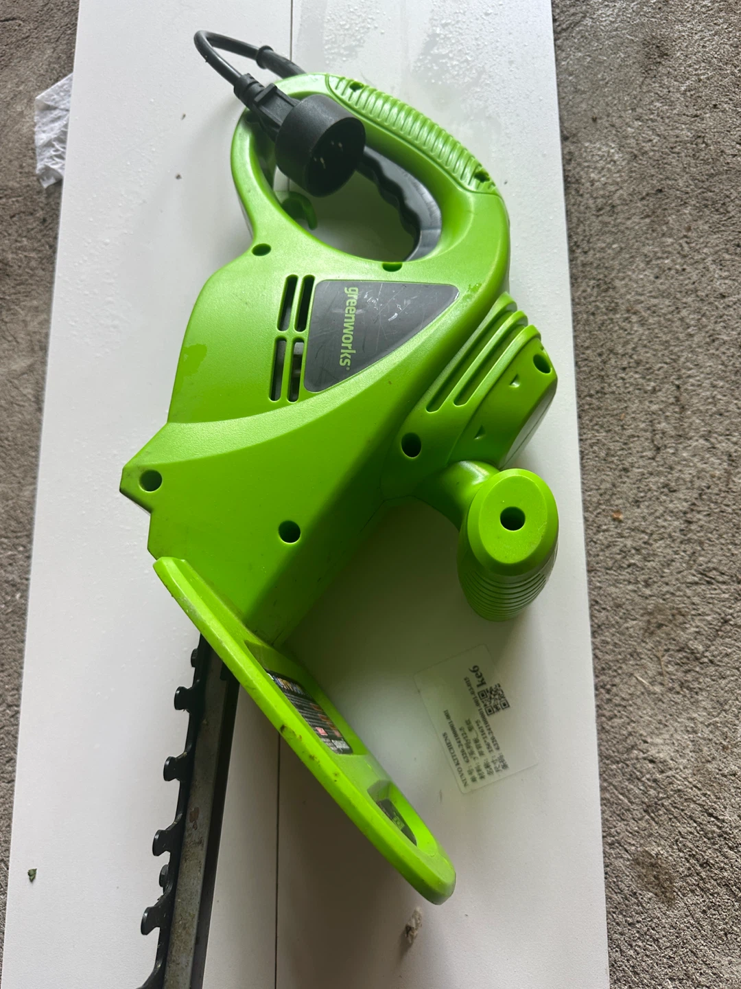 Greenworks 18-Inch Corded Hedge Trimmer - photo 3