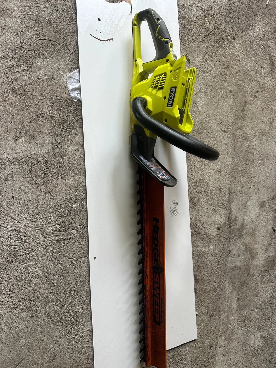 22 inch Ryobi Hedge Trimmer - photo 4