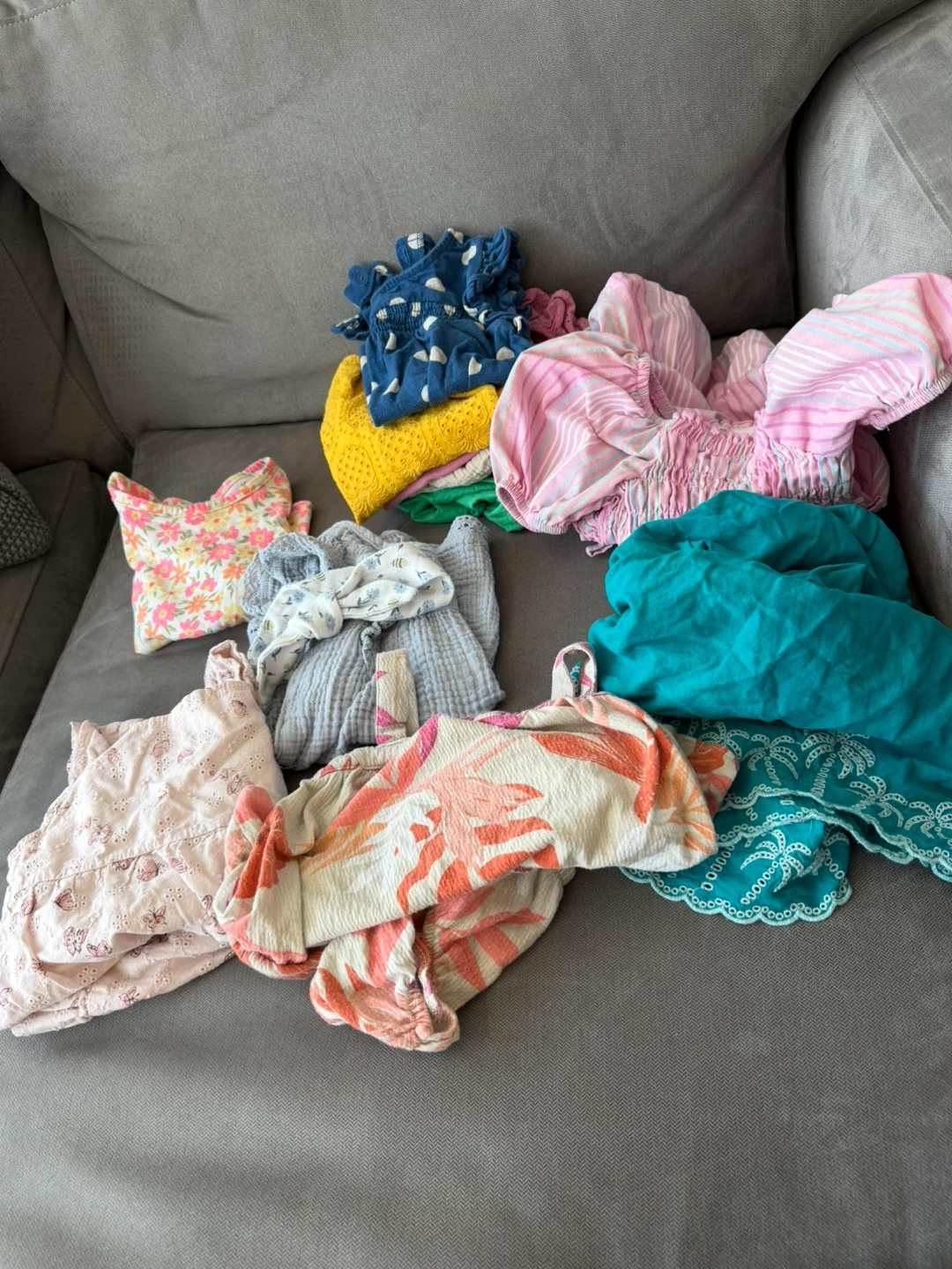 Bundle of Girls' Clothes - 12 months/ 18 months - photo 2