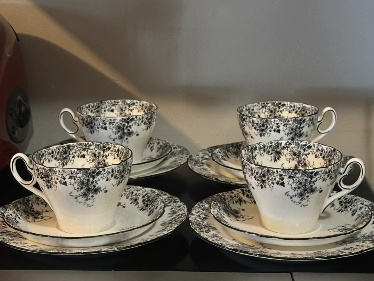 Rare Shelley Bone China Black Ivy “ dainty pattern” - photo 3