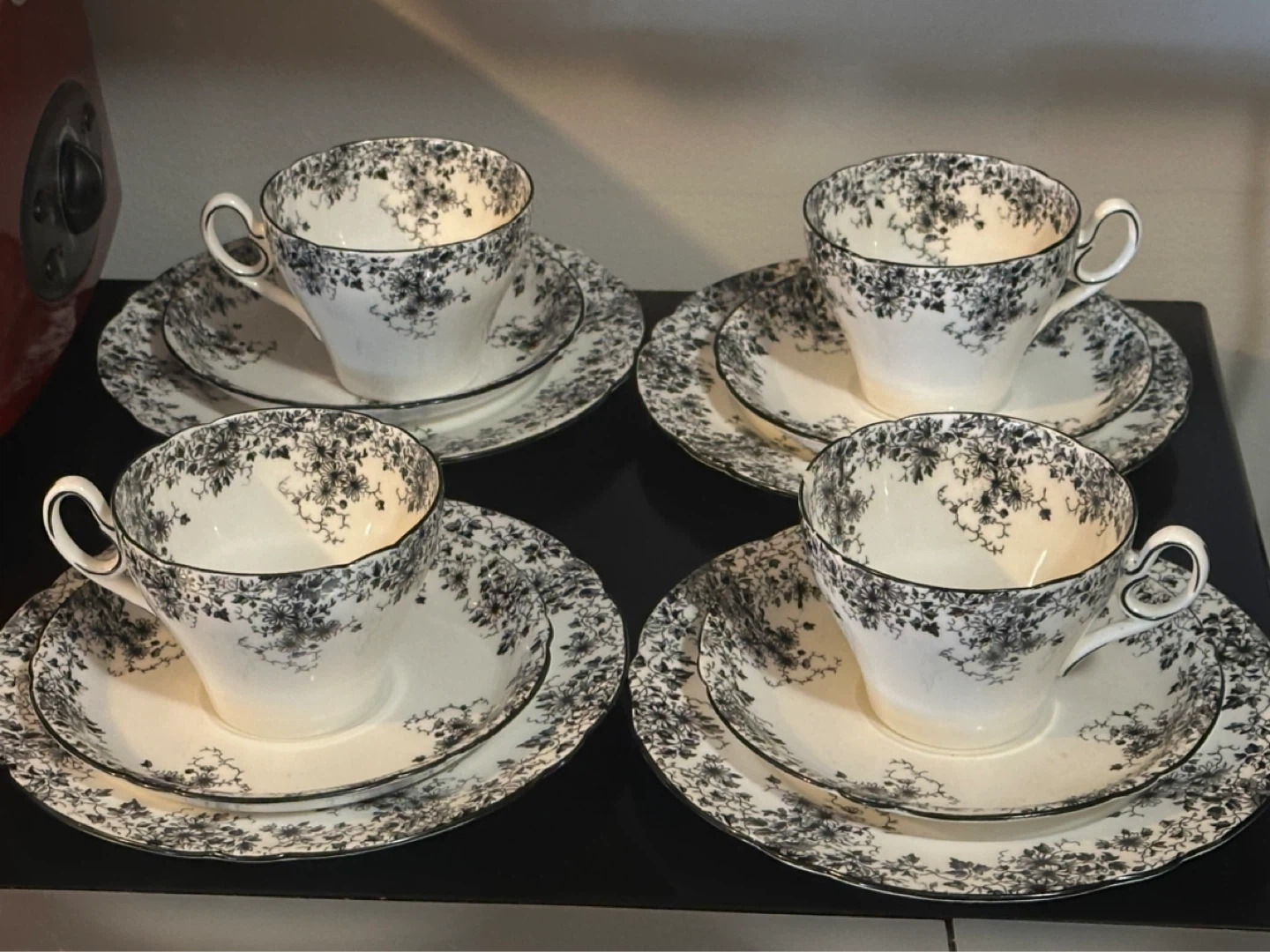 Rare Shelley Bone China Black Ivy “ dainty pattern” - photo 4