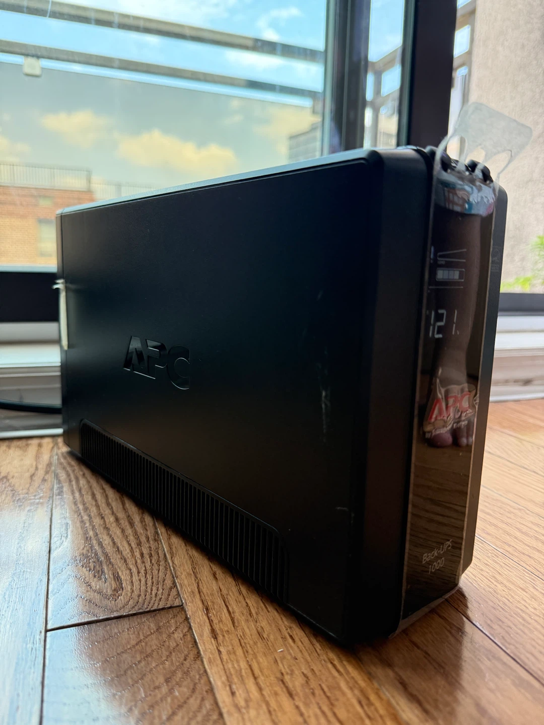APC Back-UPS 1000 - photo 2