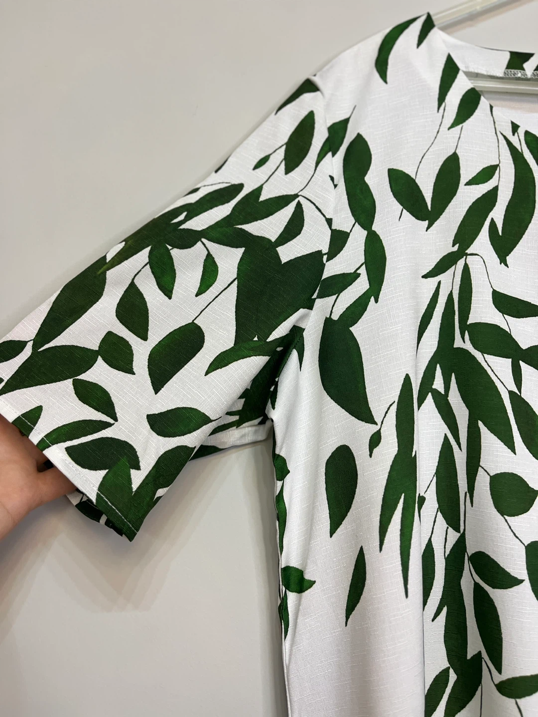 White & Green Leaf Print Tunic Top - photo 3