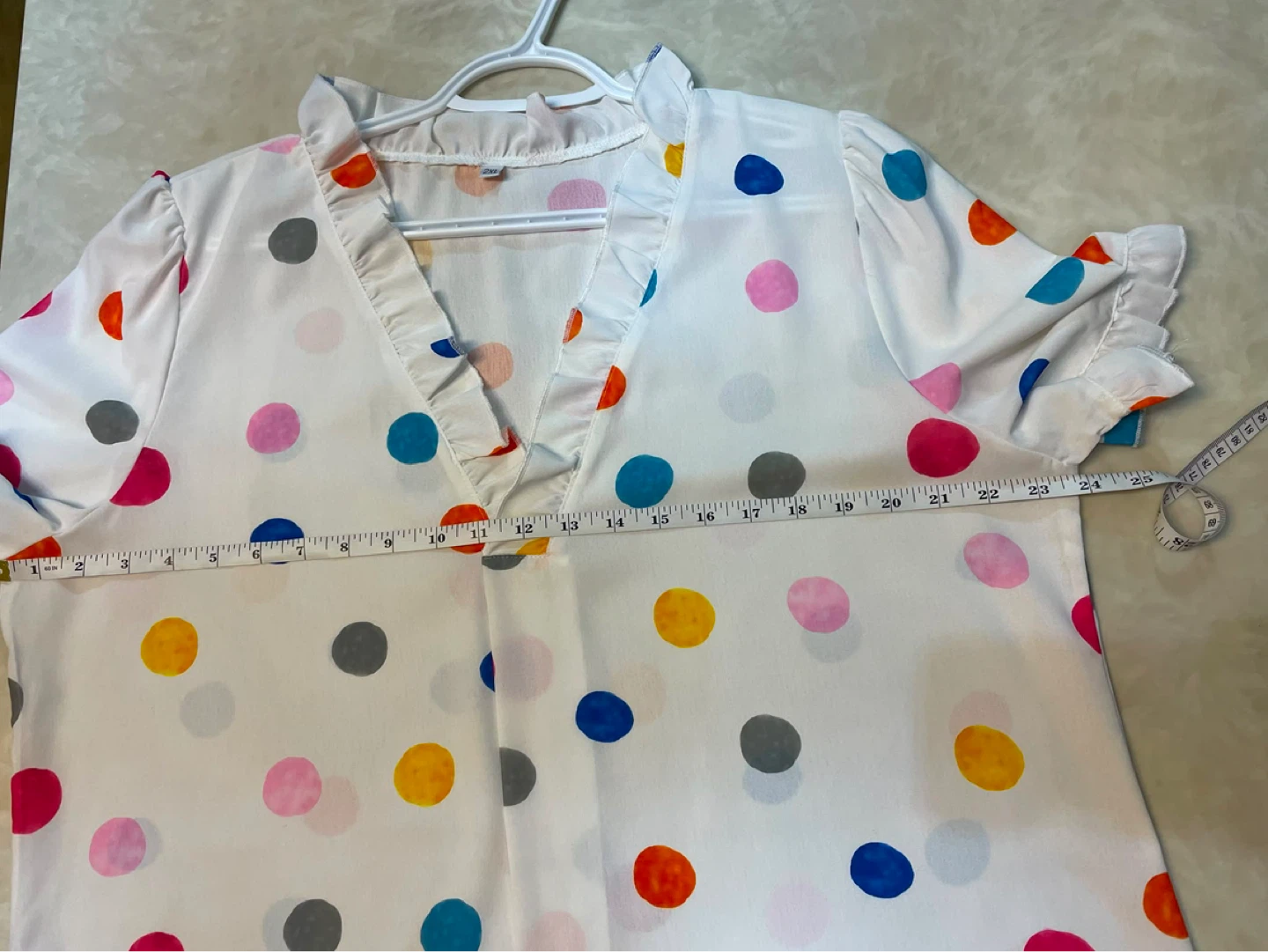 ✨Like New 🛍️ White Polka Dot Blouse with Ruffle Neckline - photo 4