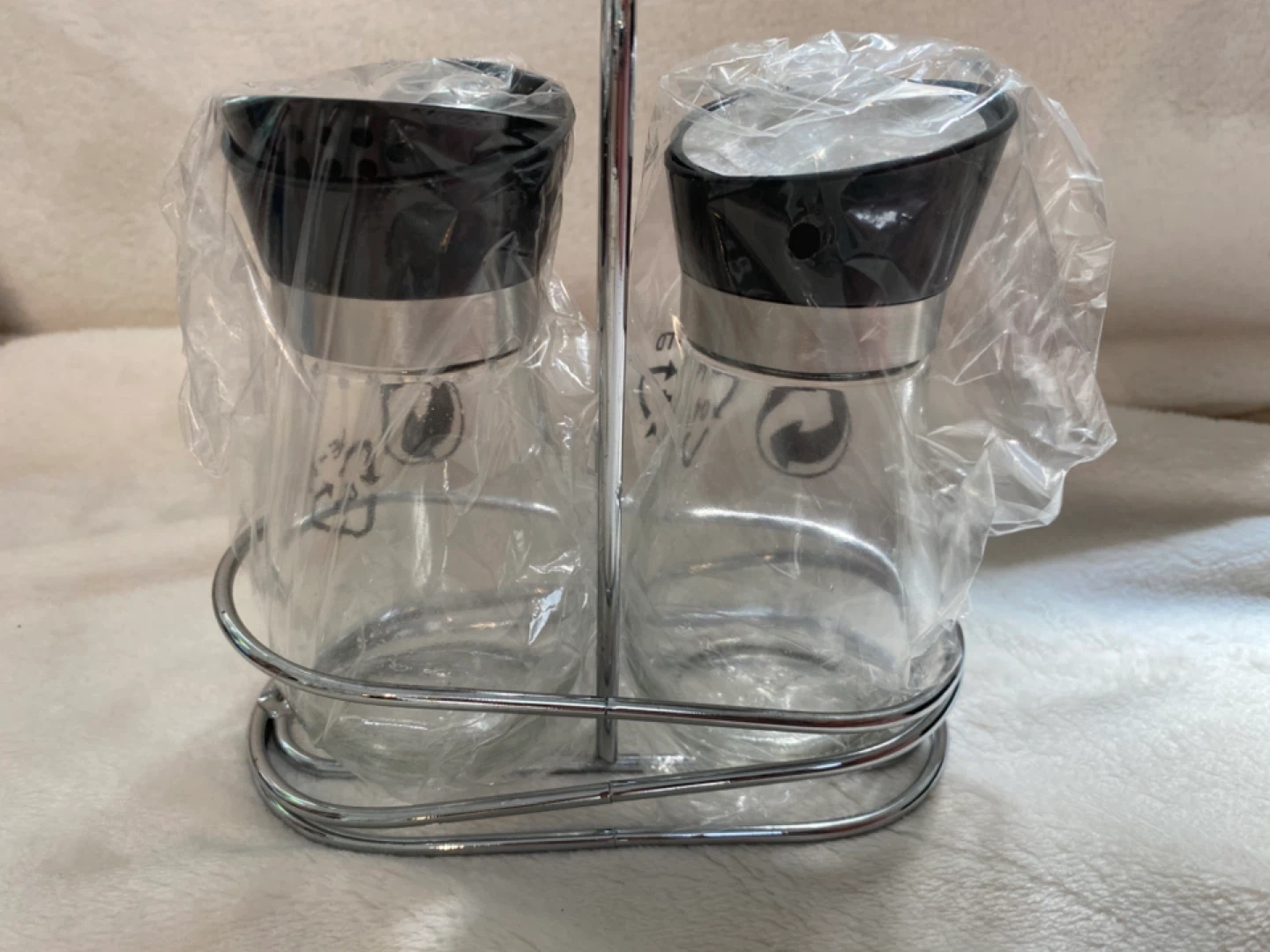 Kitchenstuff Swivel Salt and Pepper Shaker Set - photo 2
