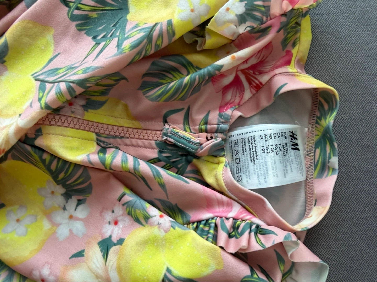 H&M Girls Floral Long Sleeve Rash Guard - photo 2