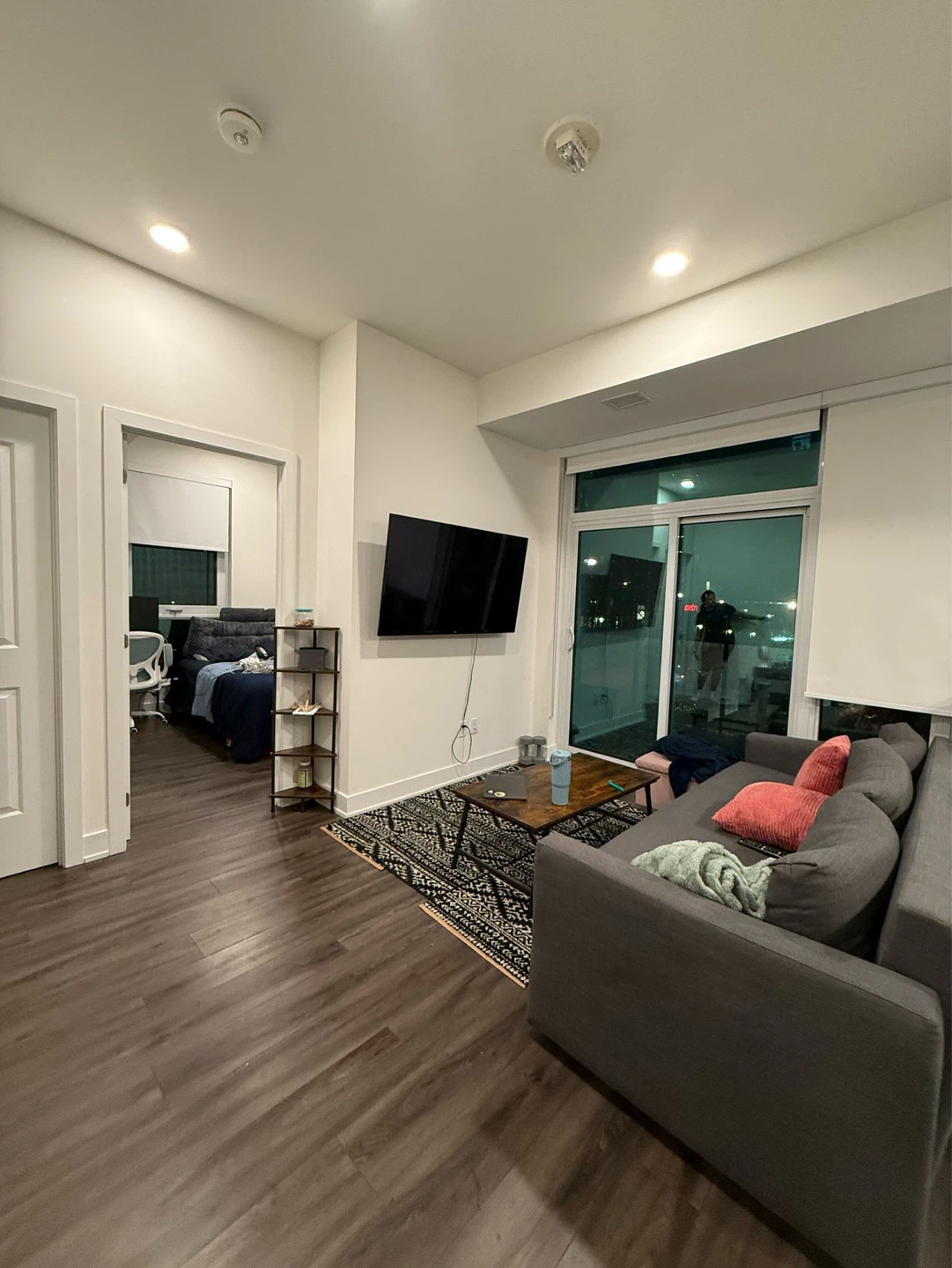 PRIVATE ROOM IN DOWNTOWN - photo 3