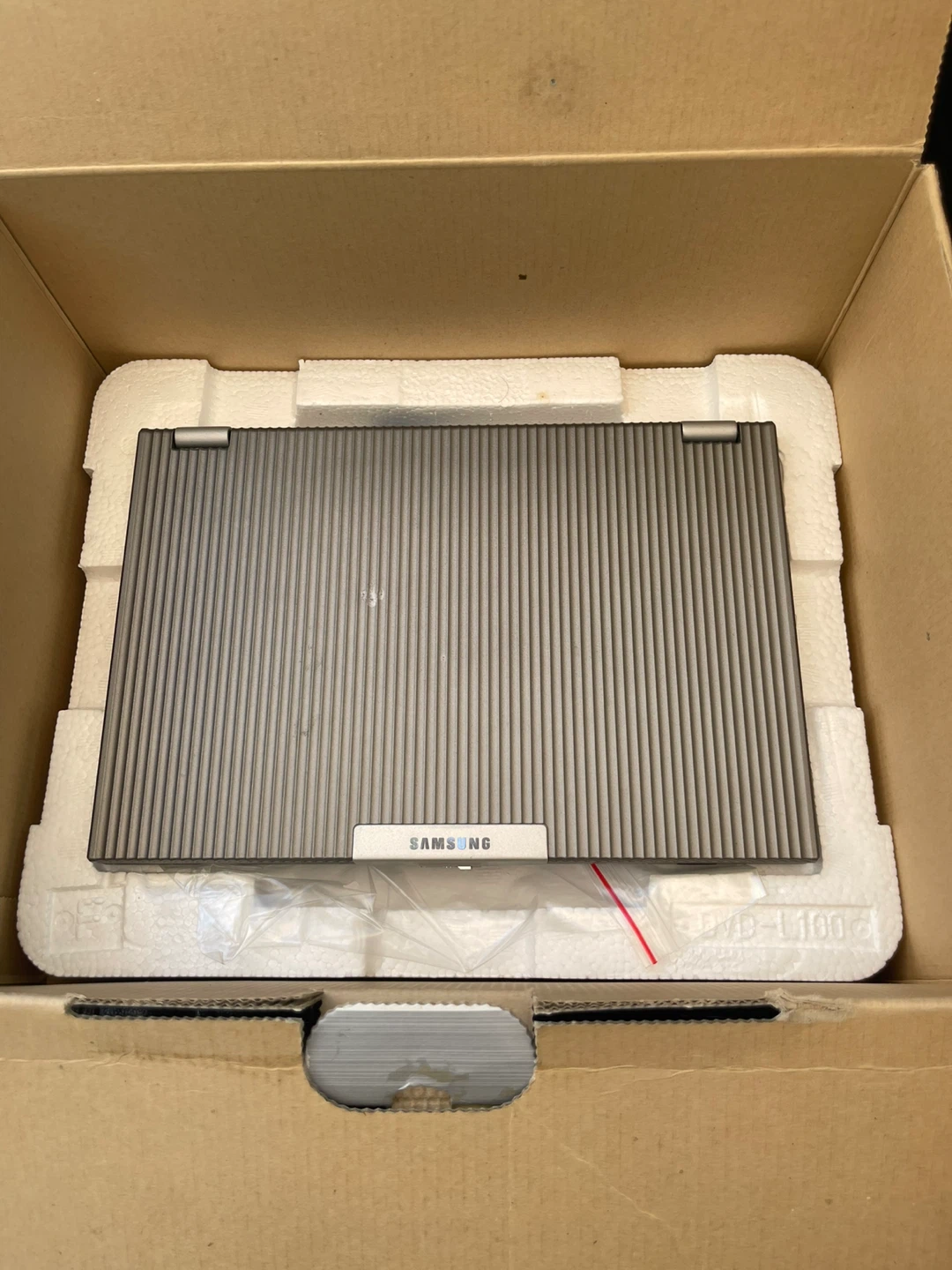 Samsung Portable DVD Player L100A Silver - photo 3