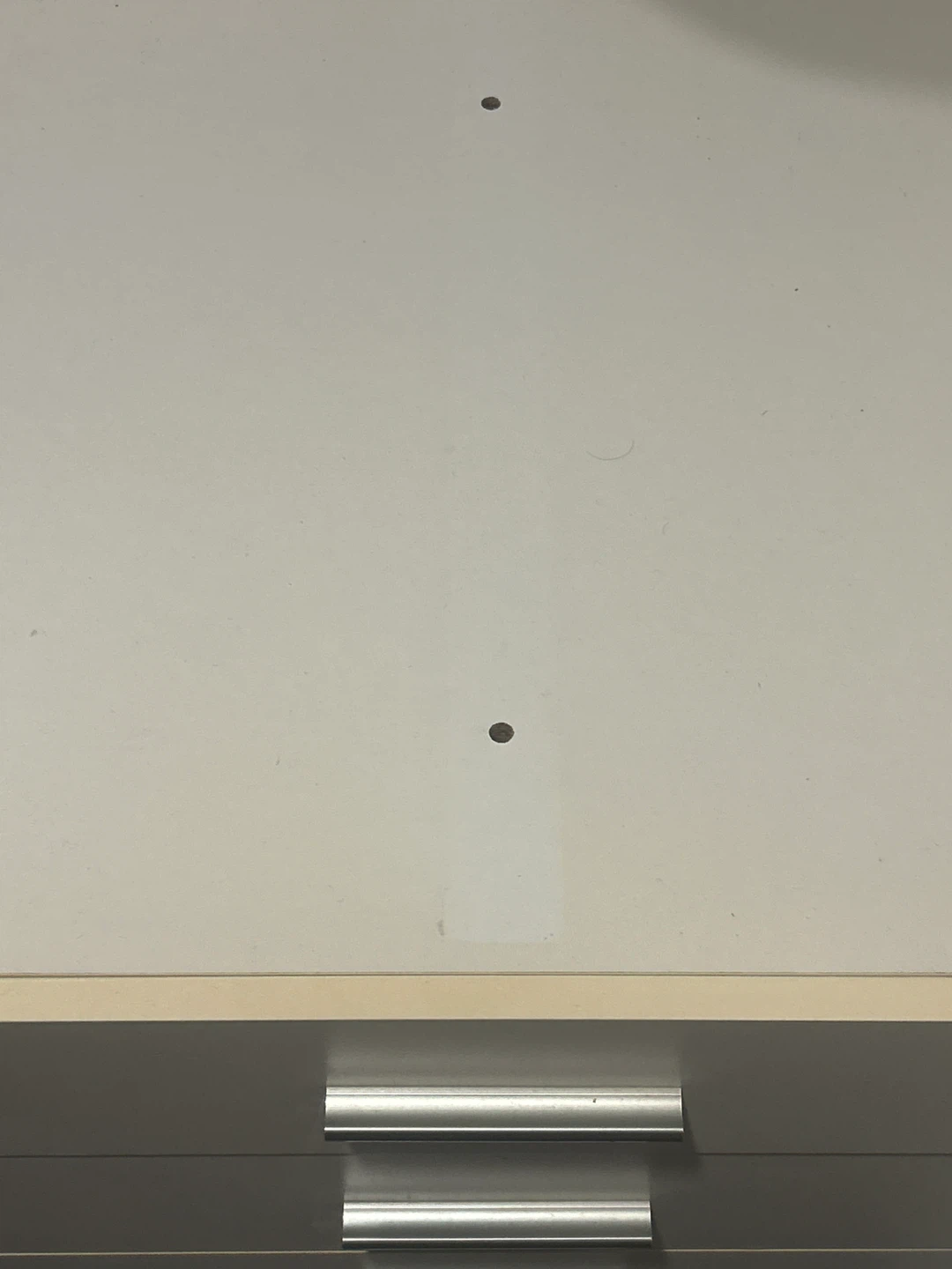2 White dresser with silver handles - photo 4
