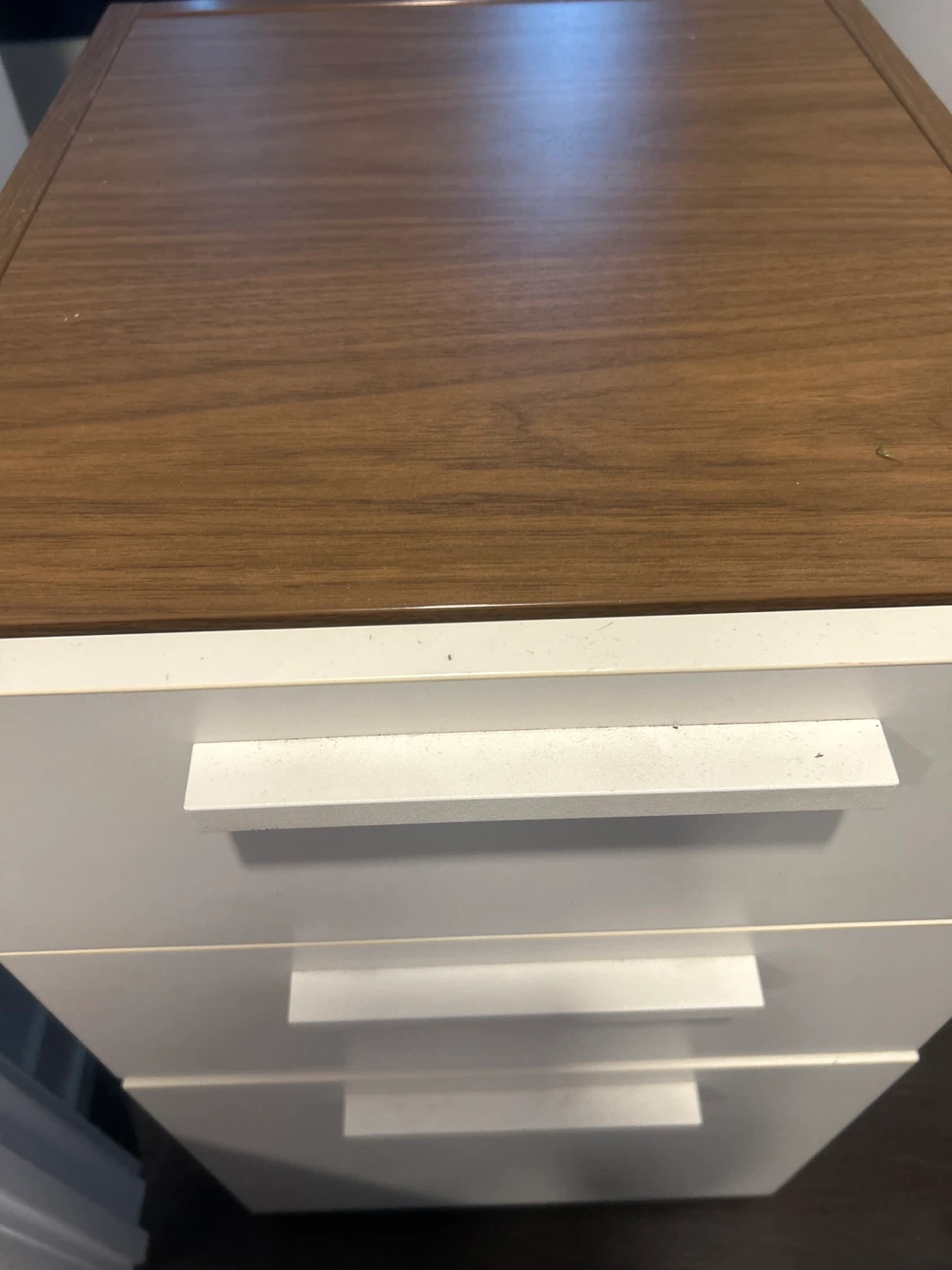 2 White dresser with silver handles - photo 2