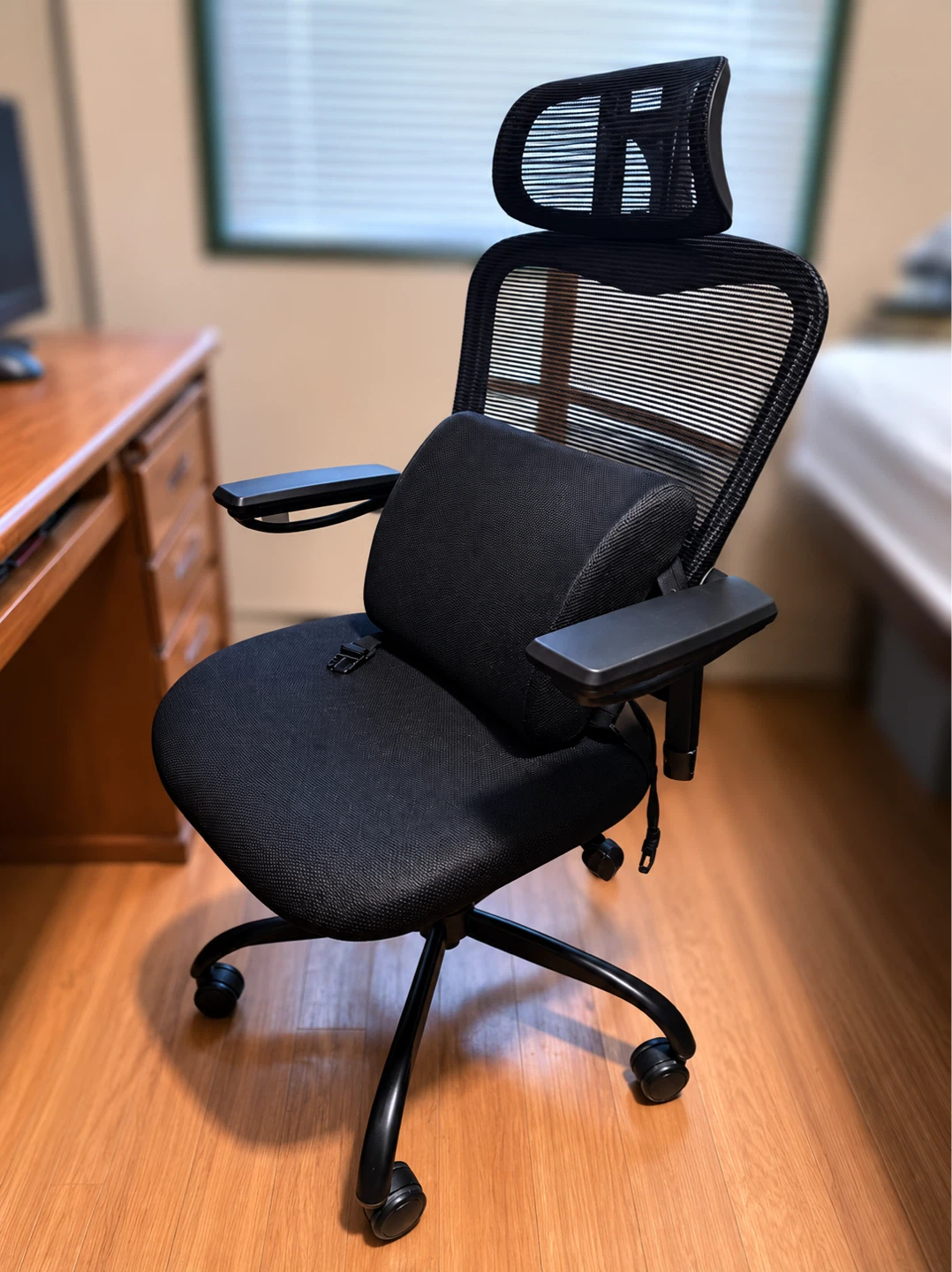 Office chair with cushion