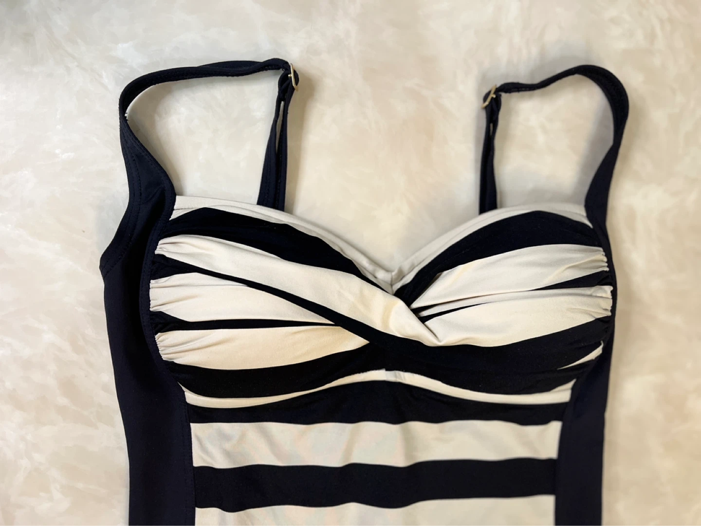 ✨Like NEW 🛍️ Black and White Striped One-Piece Swimsuit - photo 3