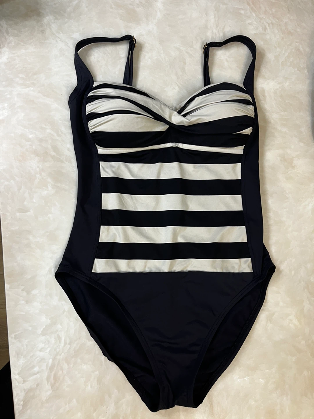 ✨Like NEW 🛍️ Black and White Striped One-Piece Swimsuit - photo 2