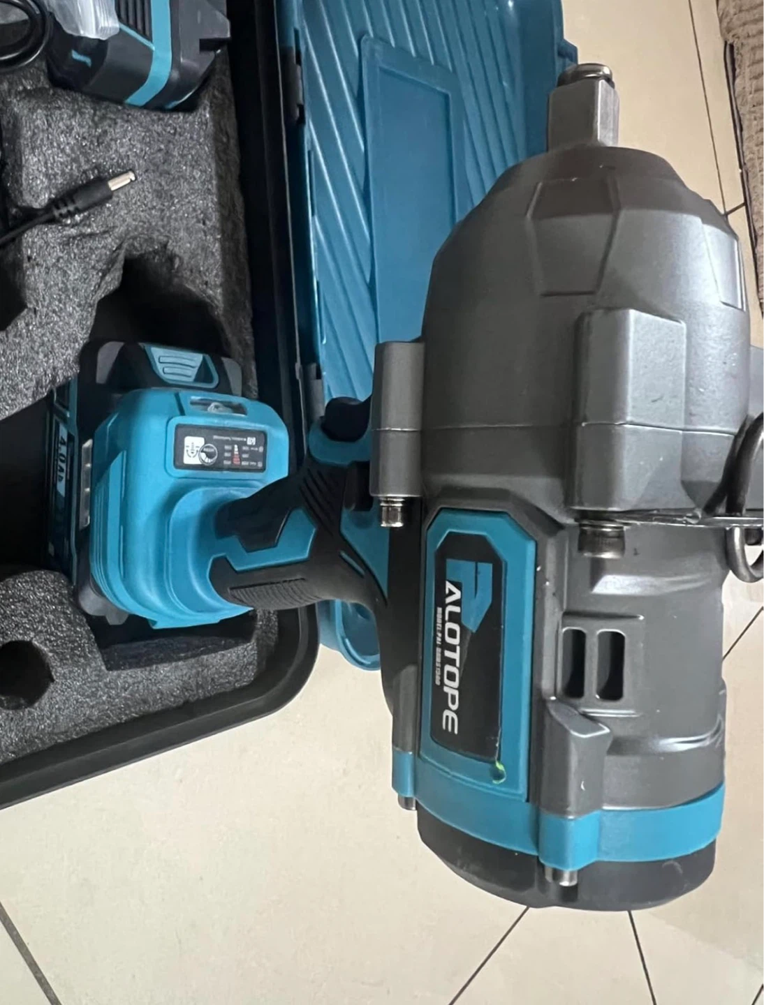 Cordless Impact Wrench Kit - photo 2