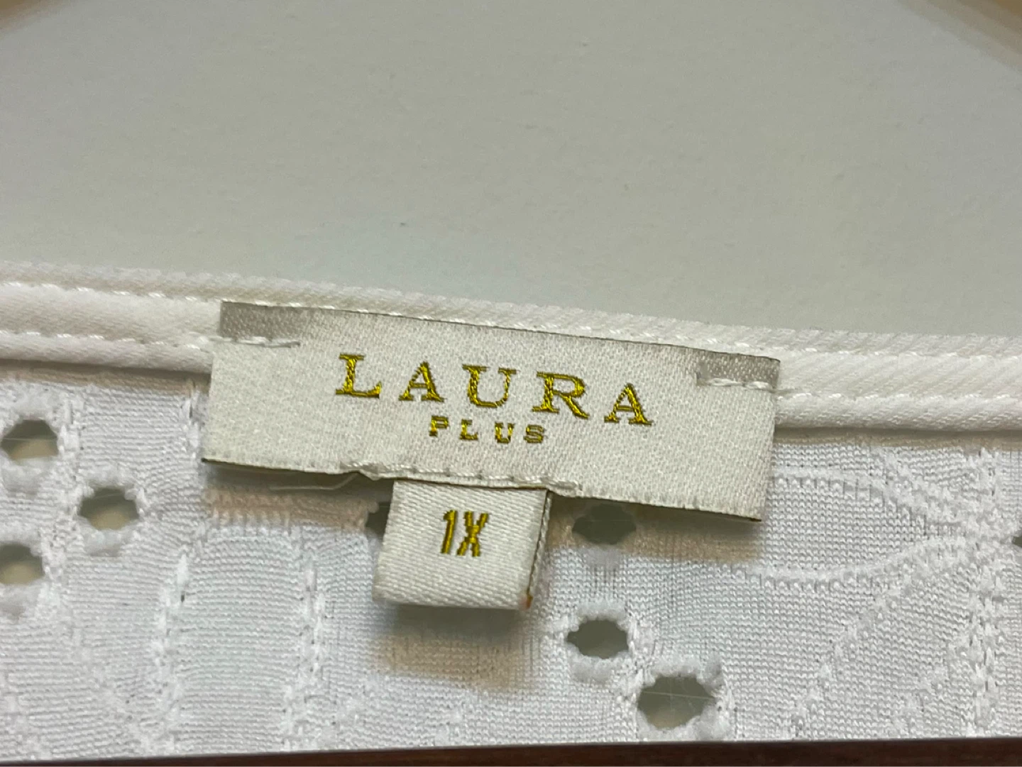 Laura Plus White Eyelet Puff Sleeve Top 1X - photo 2