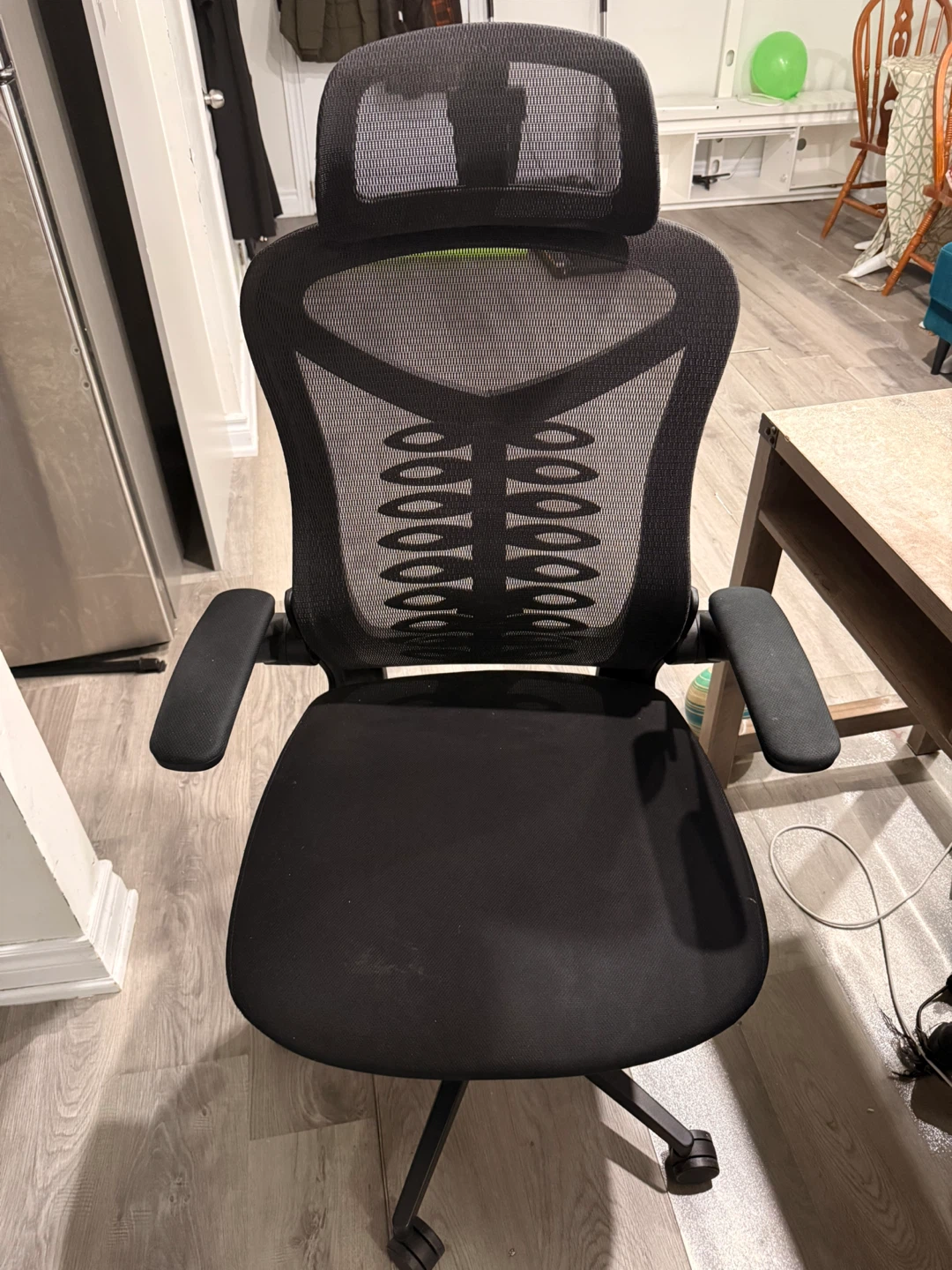 Ergonomic Mesh Office Chair with Headrest