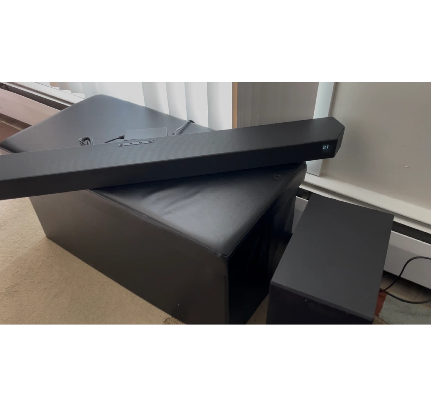 Samsung HW Q600C Soundbar and Subwoofer - photo 2