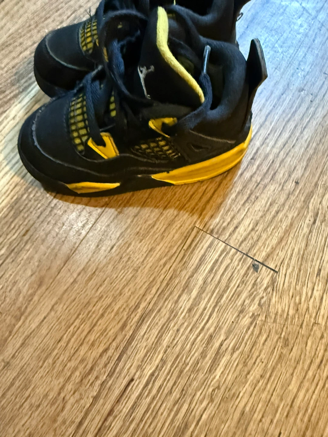 Jordan 4 Toddler Shoes Black Yellow - photo 2