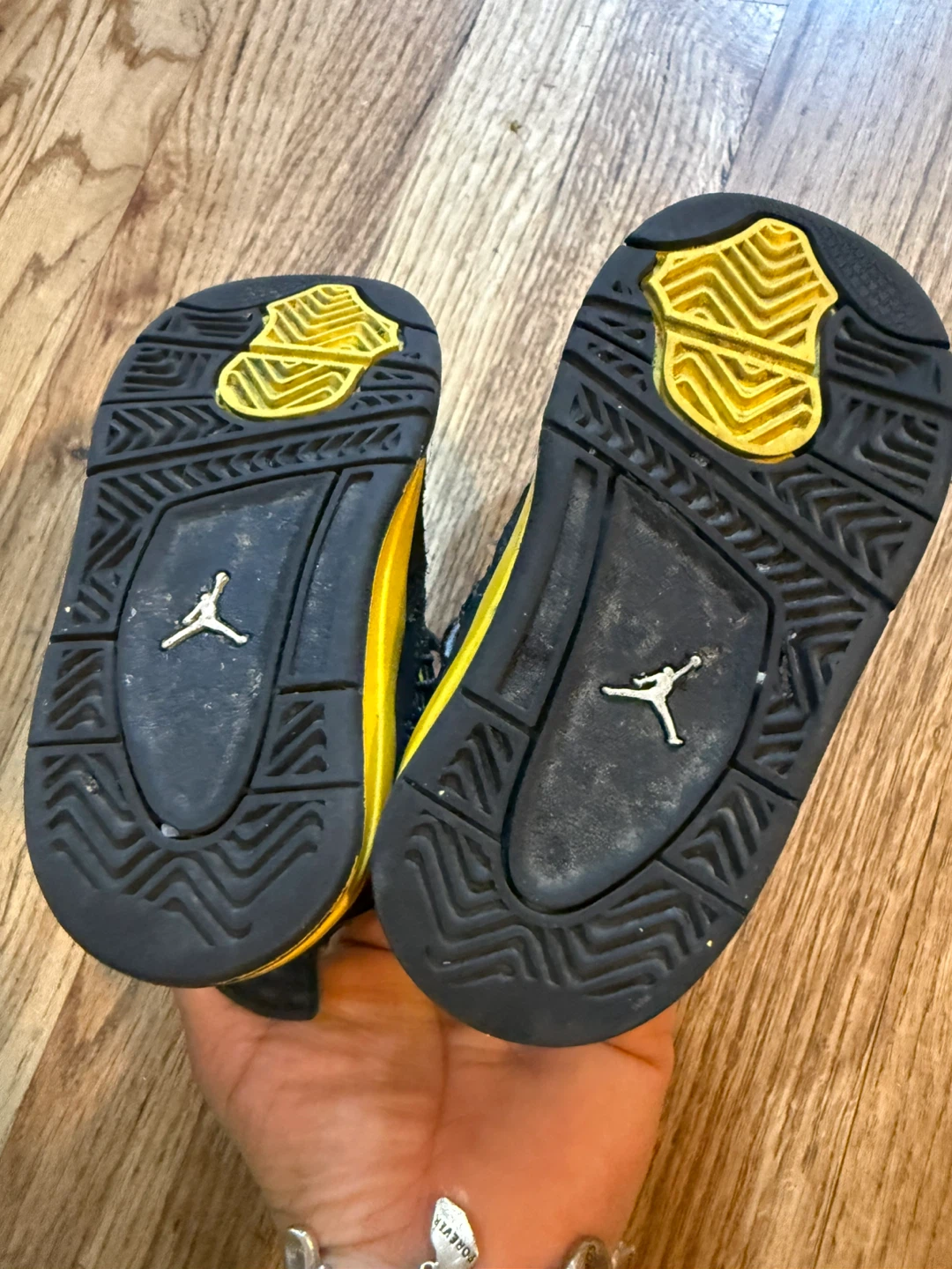 Jordan 4 Toddler Shoes Black Yellow - photo 4