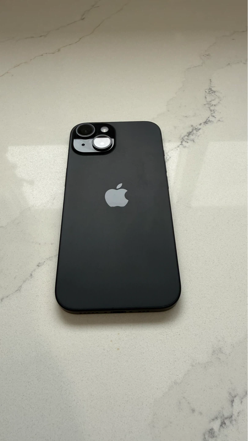 Apple iPhone 15 - photo 2
