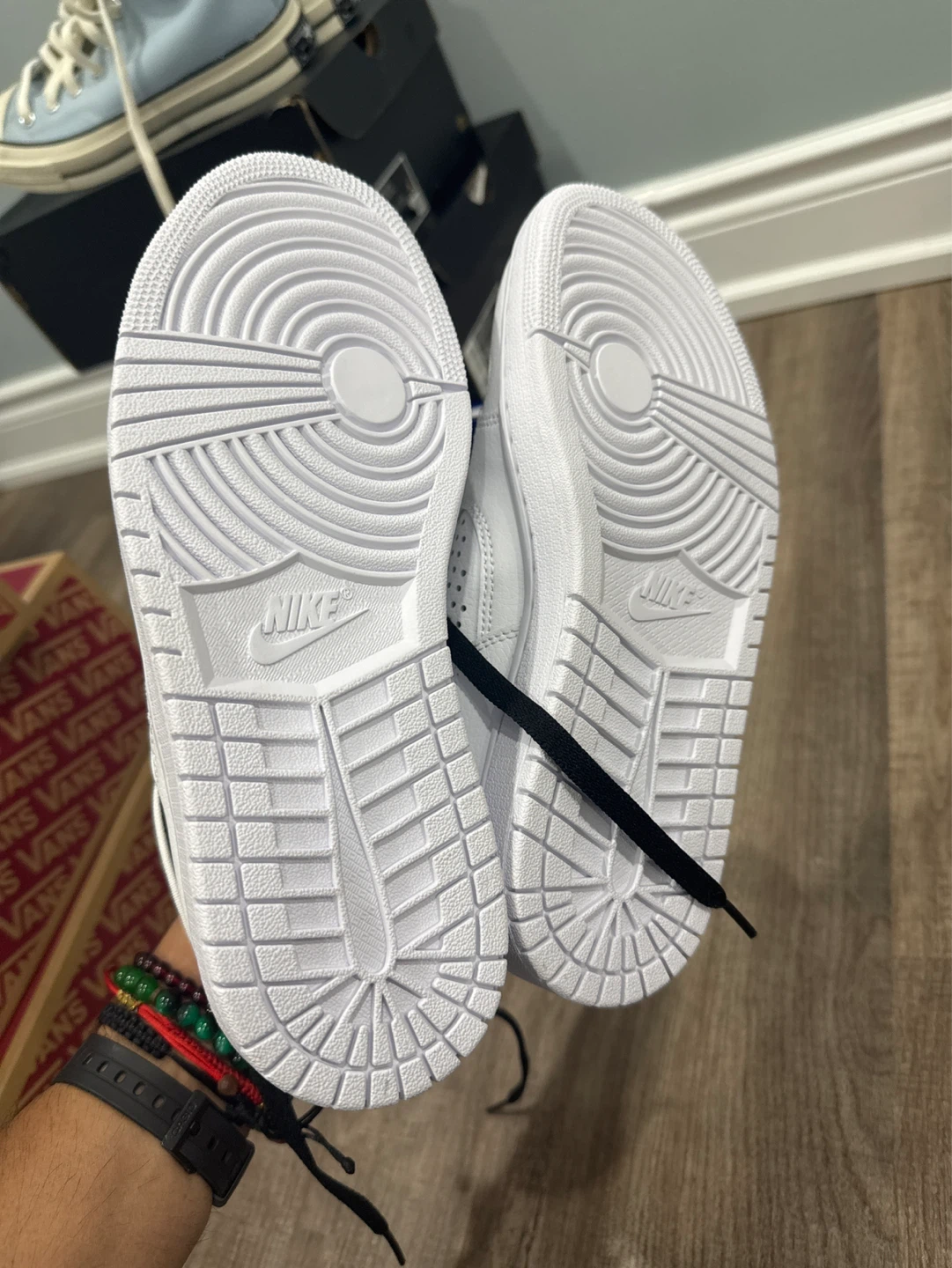 Jordan 1 Mid SE Youth Sneakers - photo 2