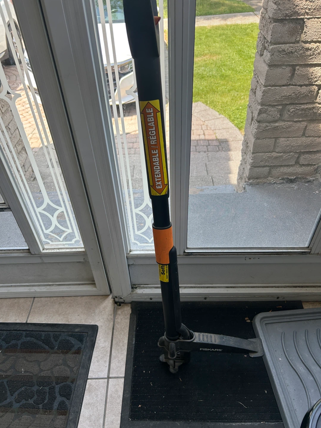 Fiskars Extendable Snow Shovel - photo 3