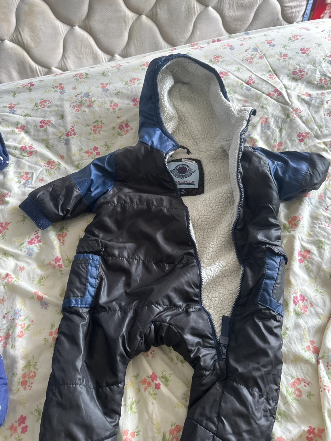 Baby Snowsuit Bundle - urban Republic & Carter's - photo 2