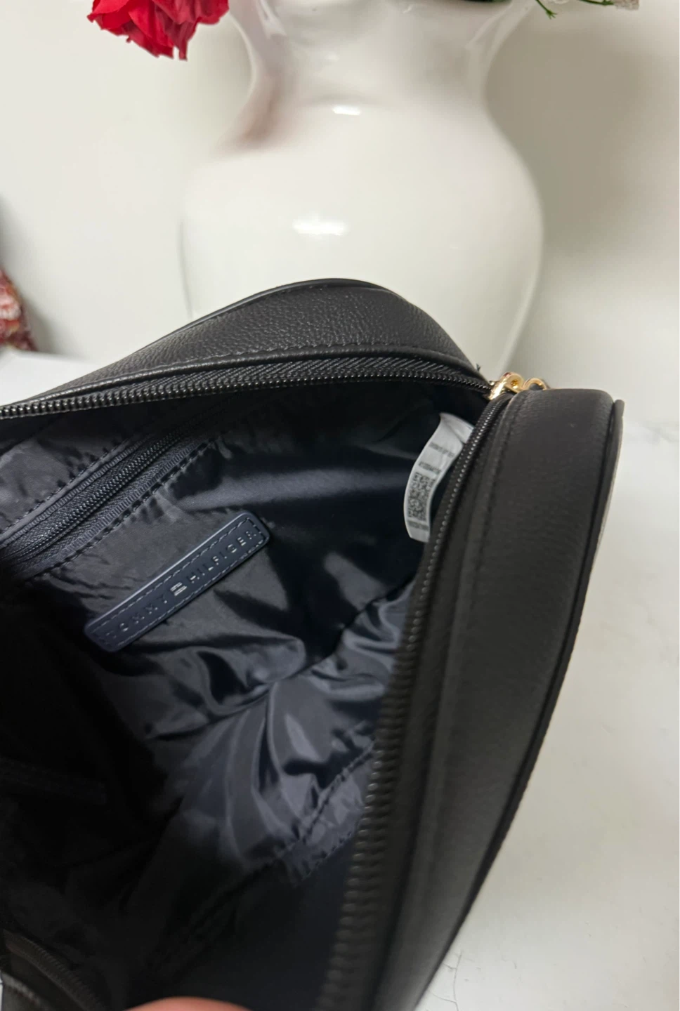 Tommy Hilfiger Black Camera Bag - photo 5