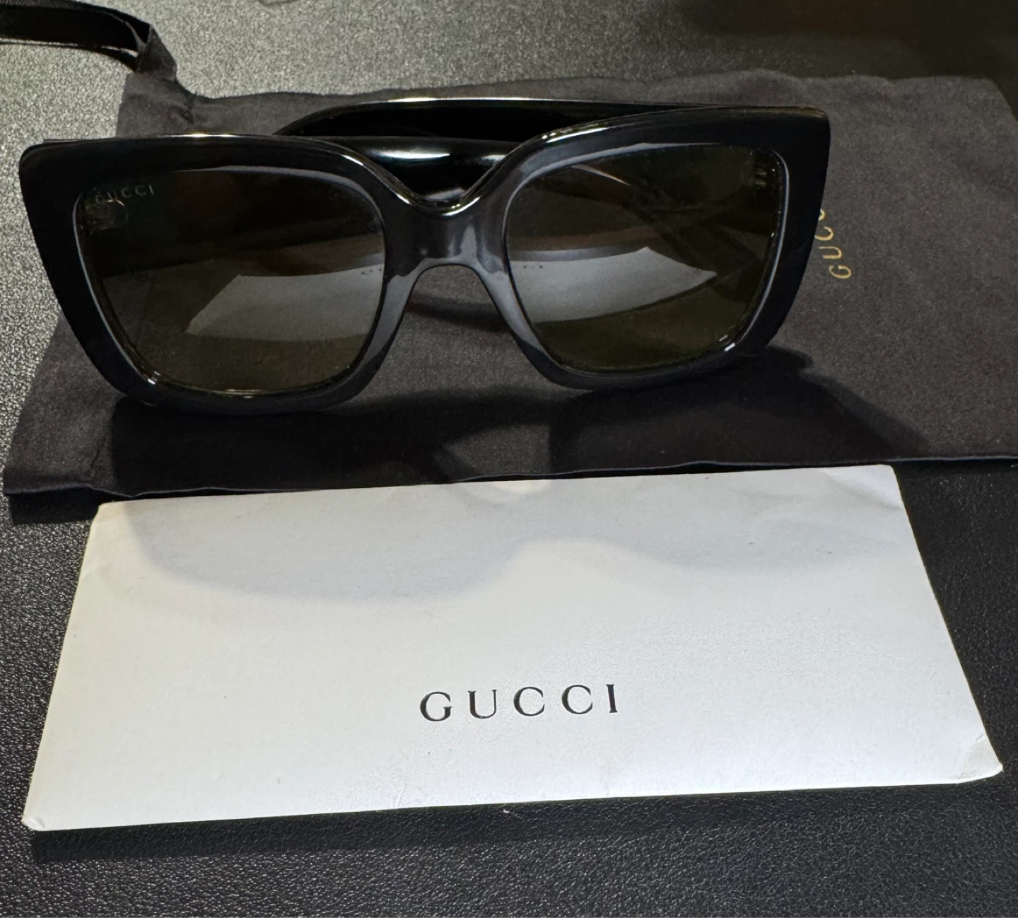Gucci Women’s Oversize sunglasses