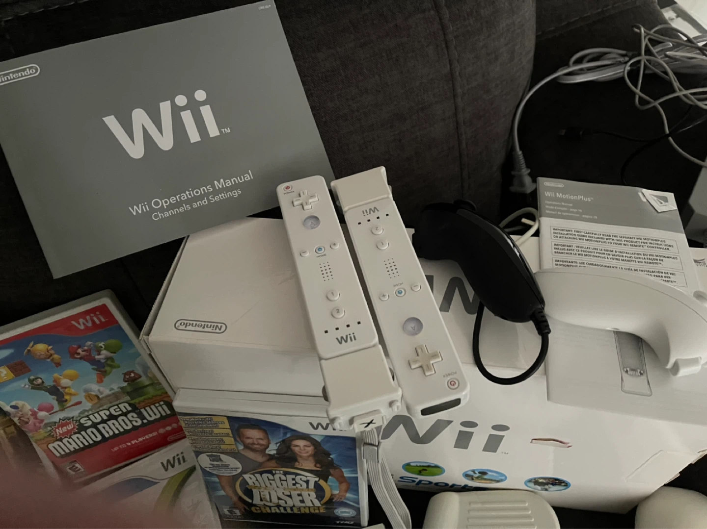 Nintendo Wii Console Bundle with Games and Accessories - photo 3