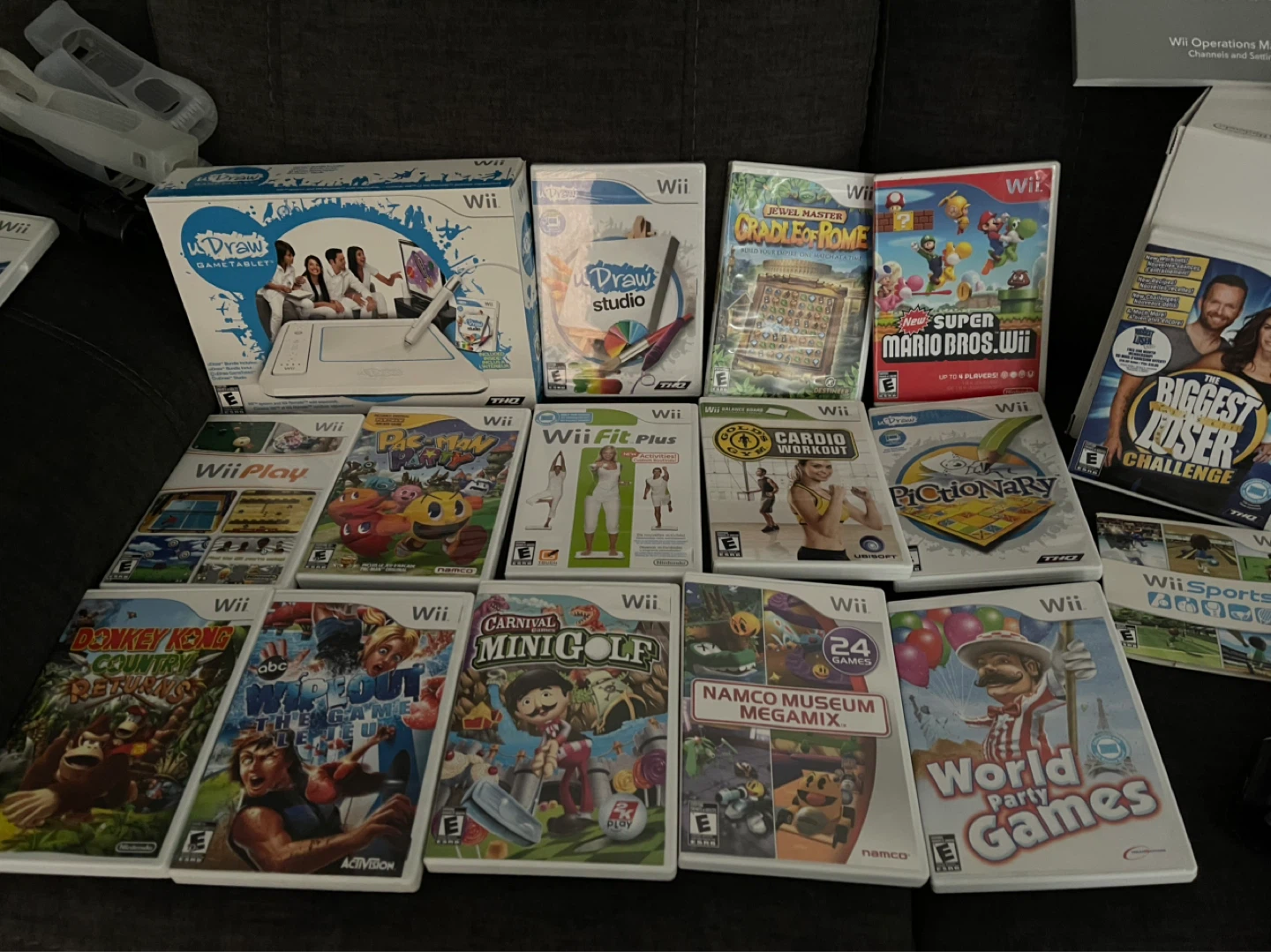 Nintendo Wii Console Bundle with Games and Accessories - photo 2