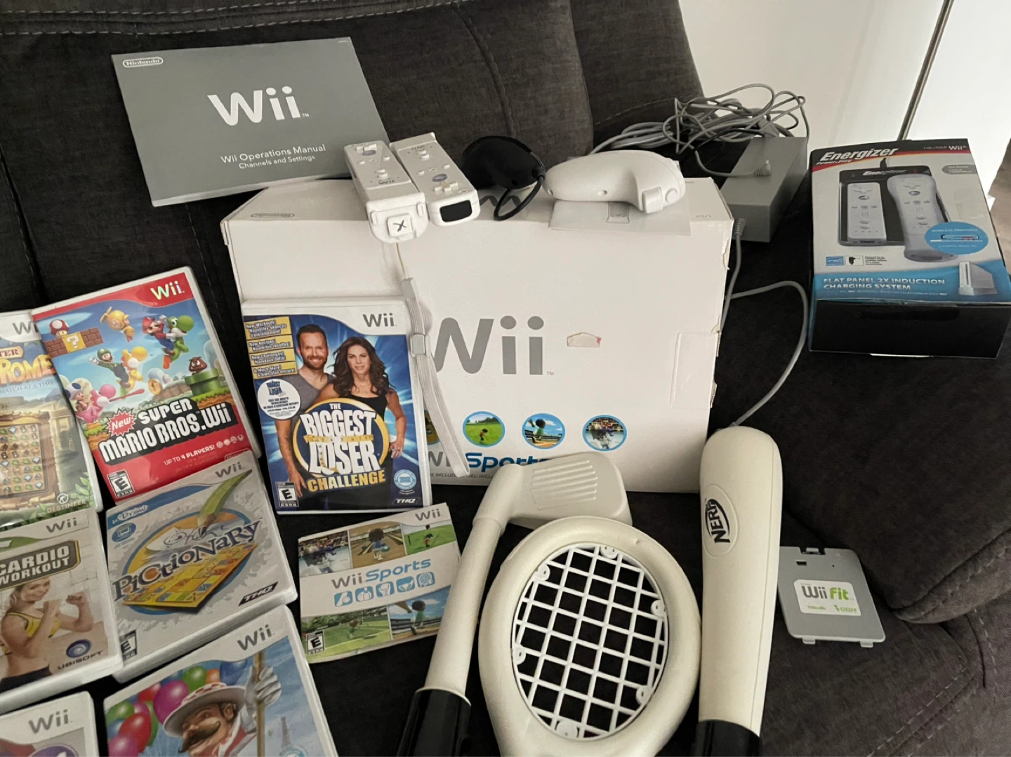 Nintendo Wii Console Bundle with Games and Accessories