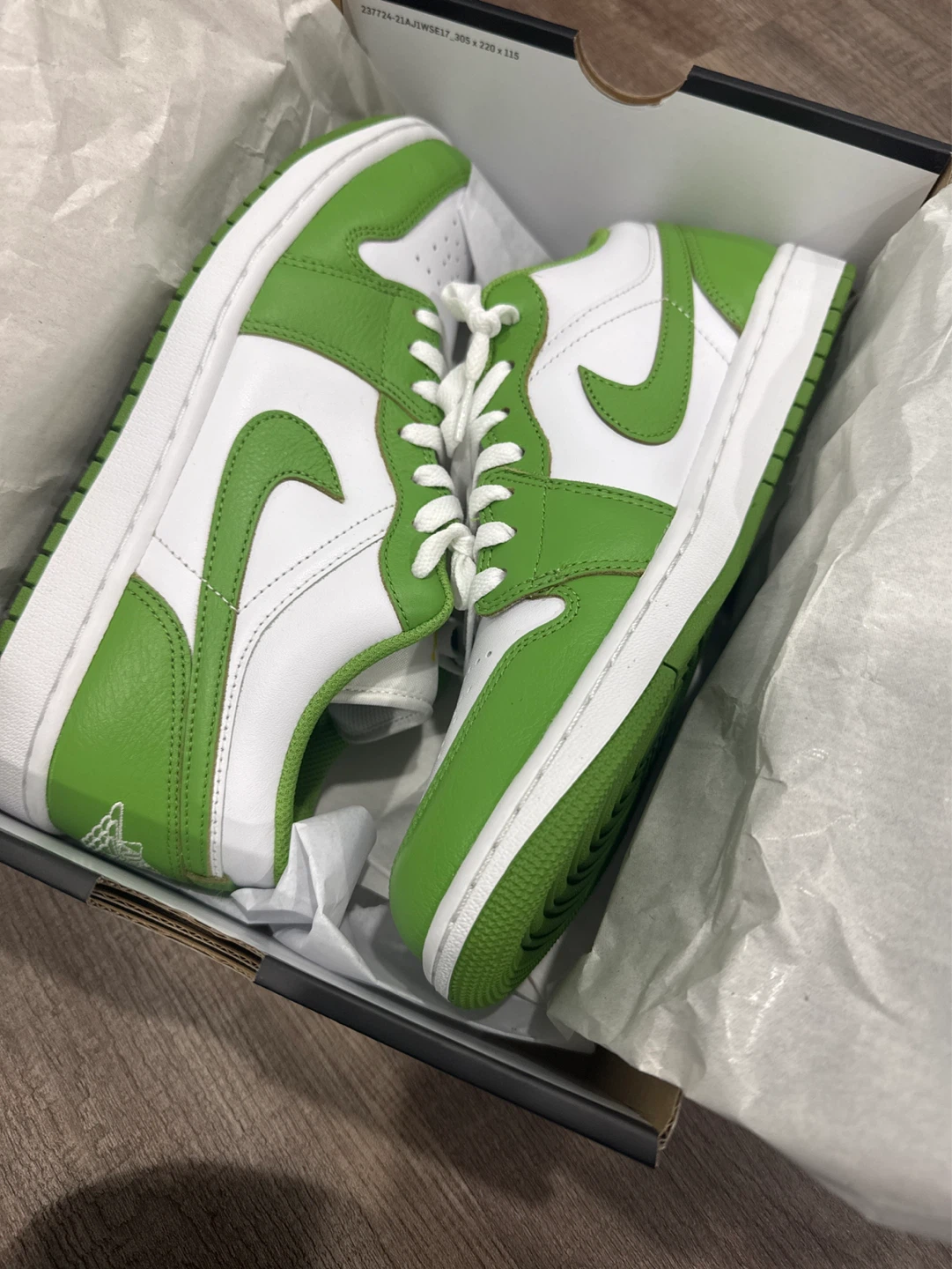 Nike Air Jordan 1 Low SE Sneakers