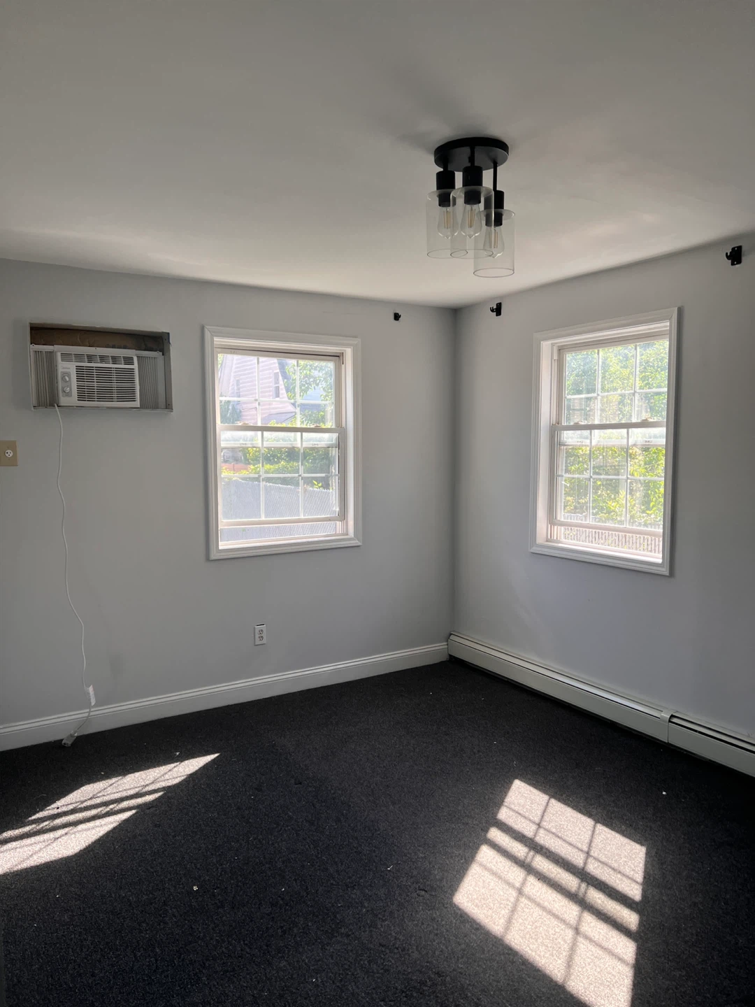 Room for rent in rosedale queens NY