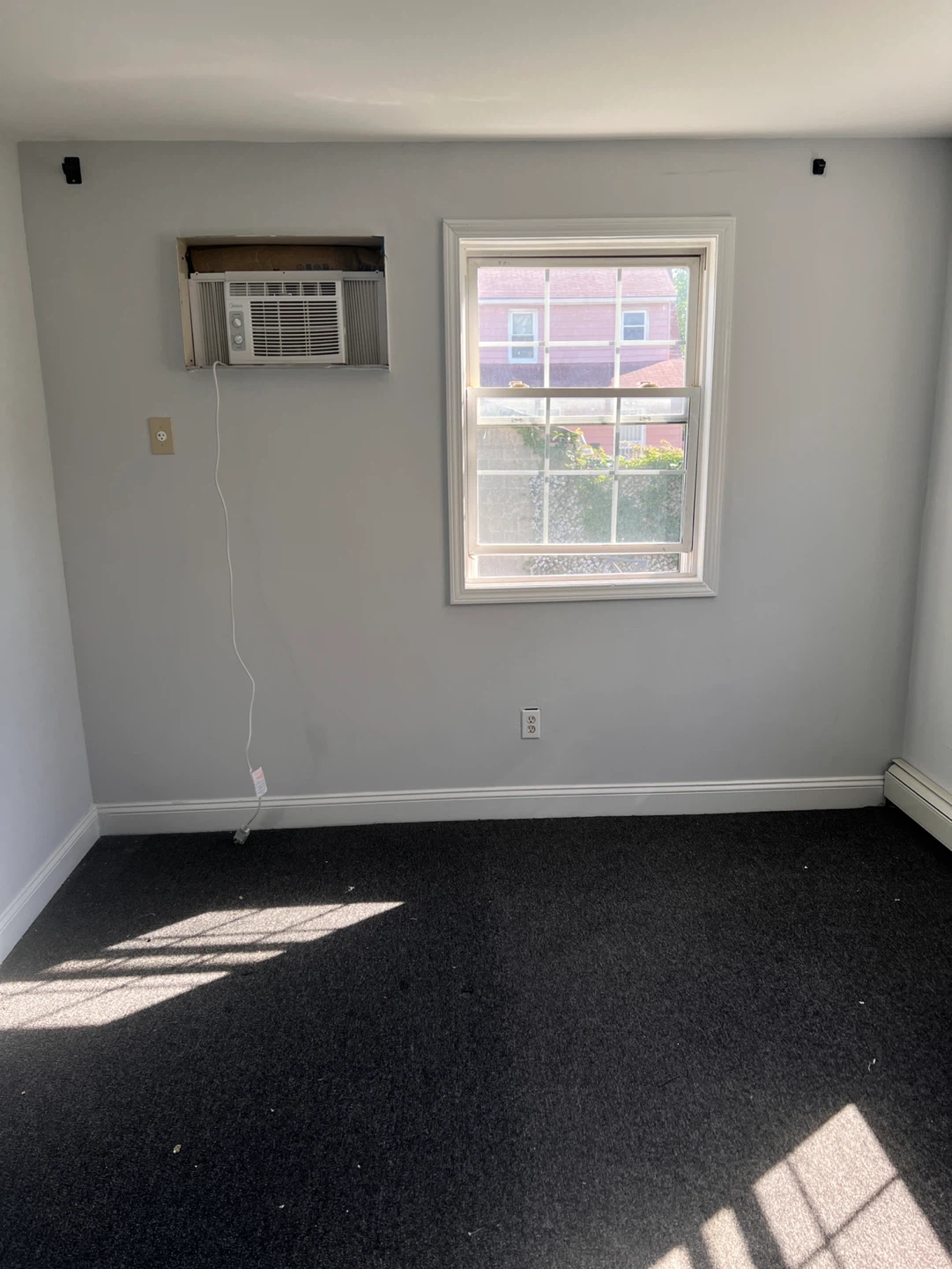 Room for rent in rosedale queens NY - photo 3
