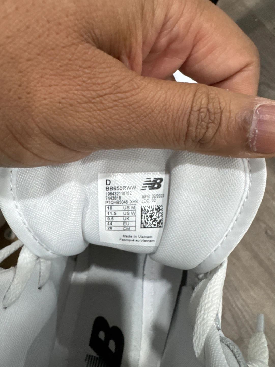 New Balance 650 Men's White Sneakers Size 10 - photo 2