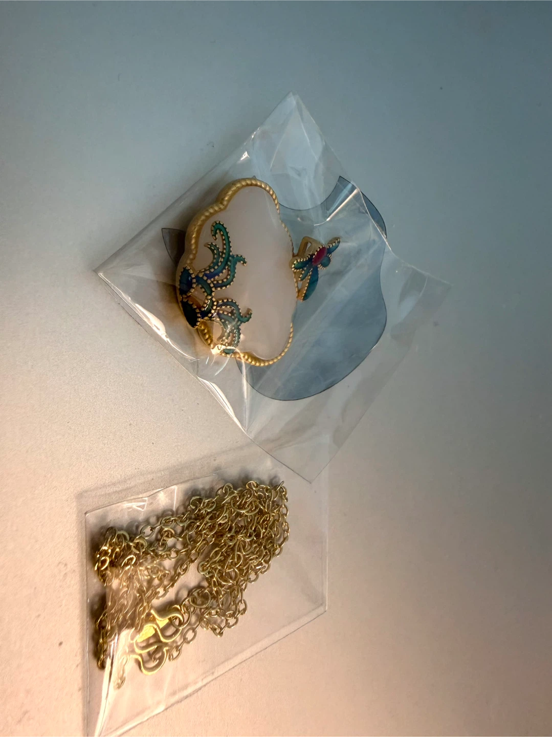 Decorative Pendant with Chain