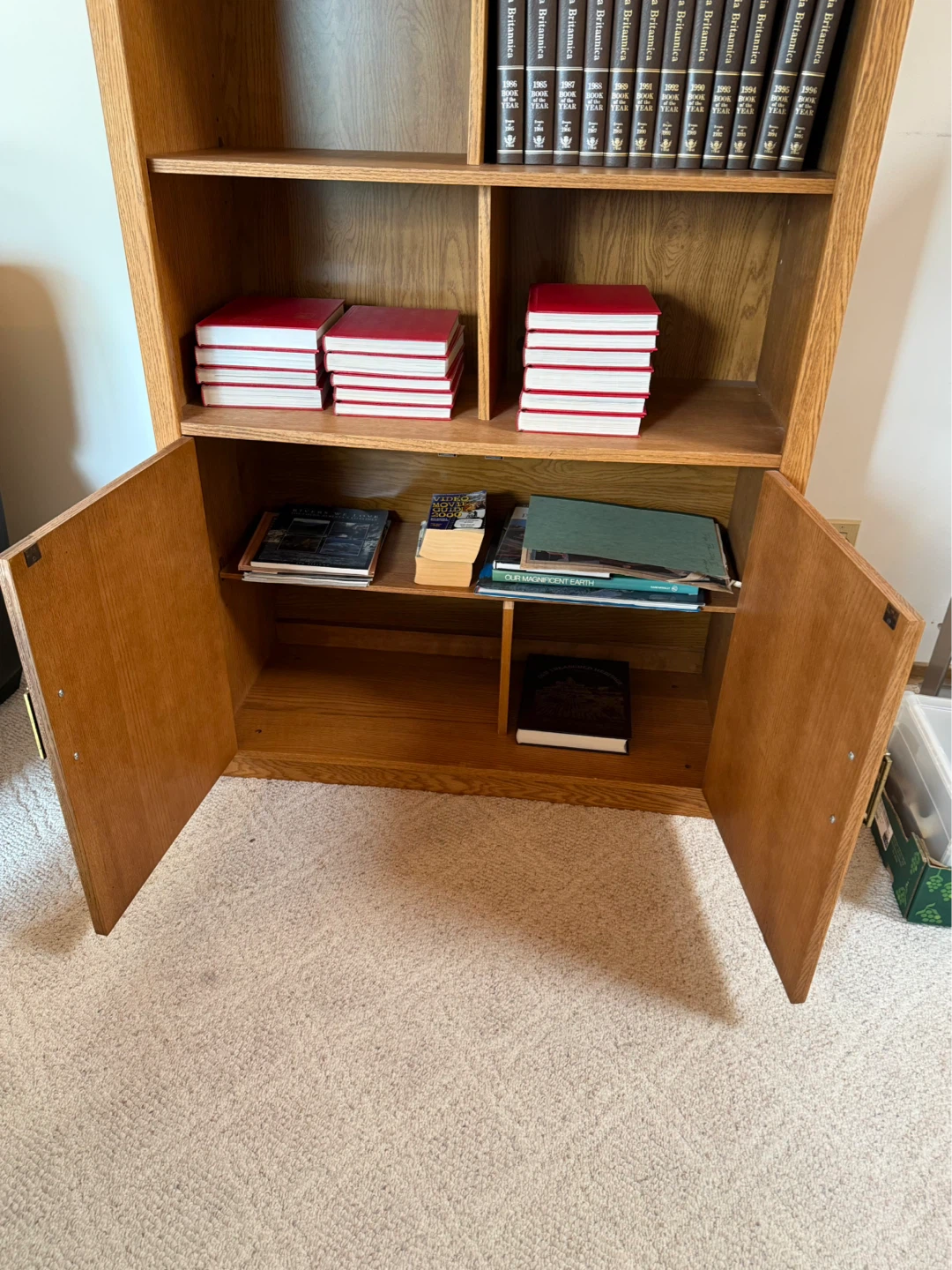 Wooden Oak Bookshelf with Cabinet - photo 3