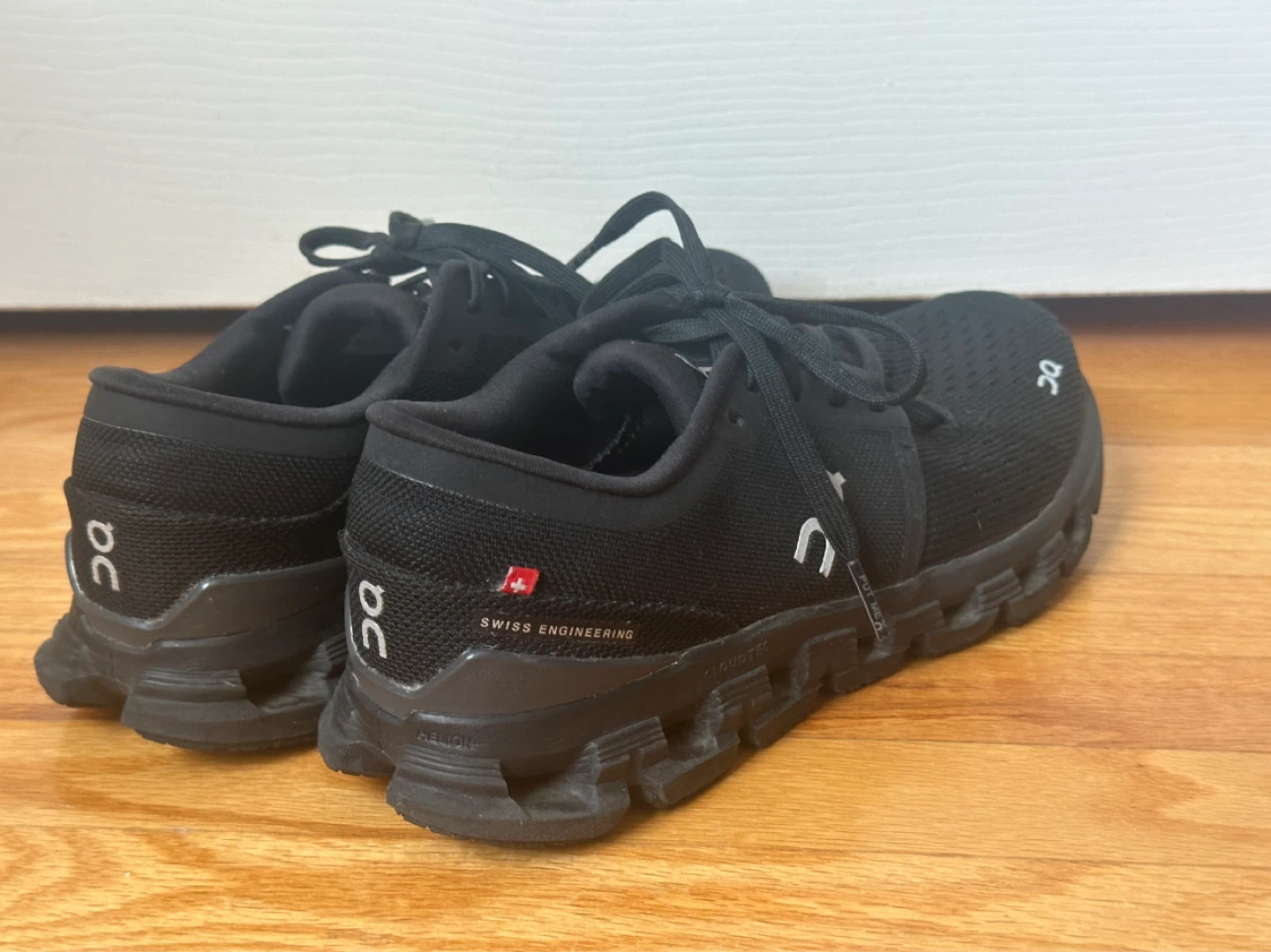 ON Cloud Running Shoes Black-Size 8 - photo 2