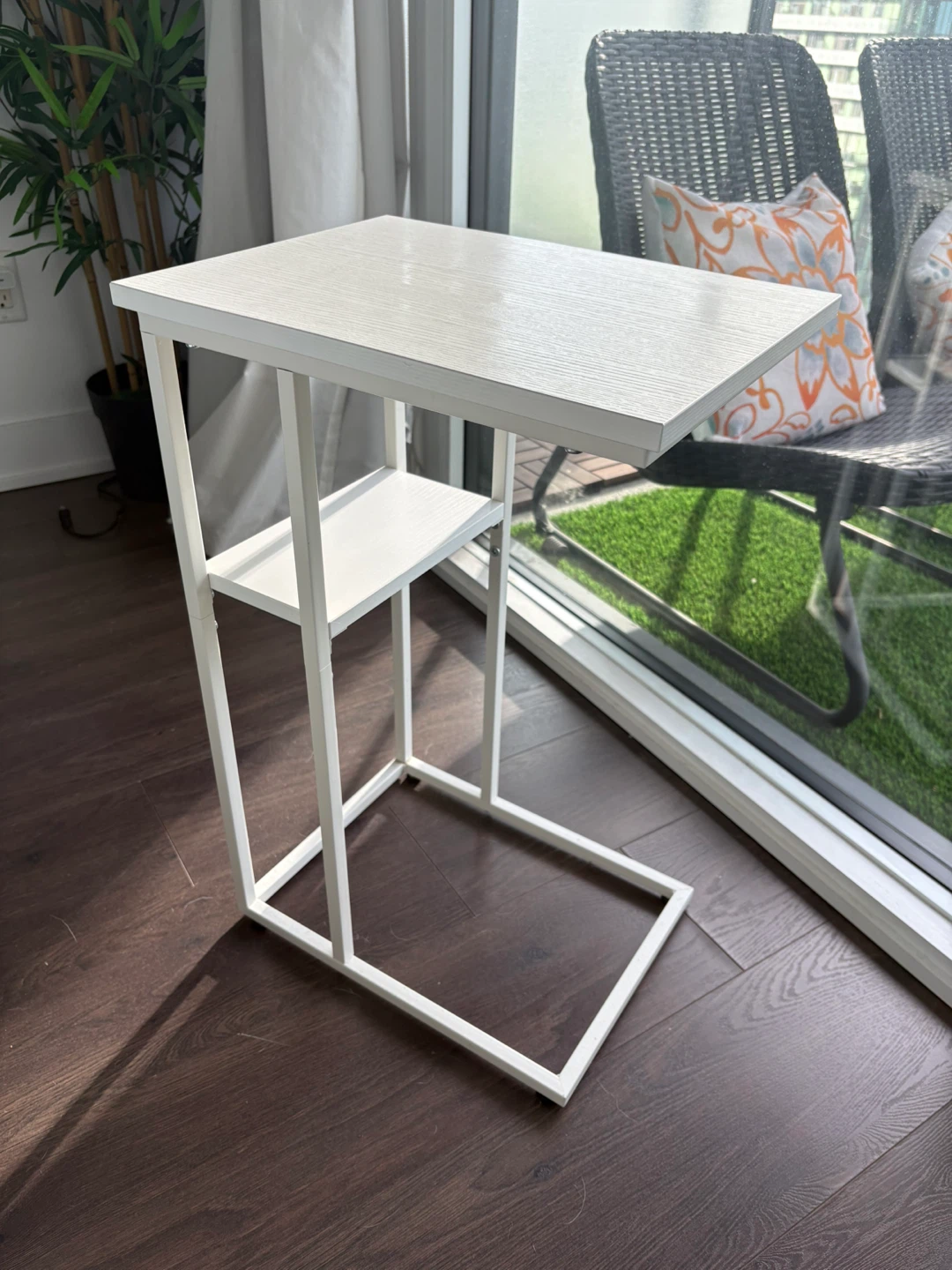 White C-Table with Shelf