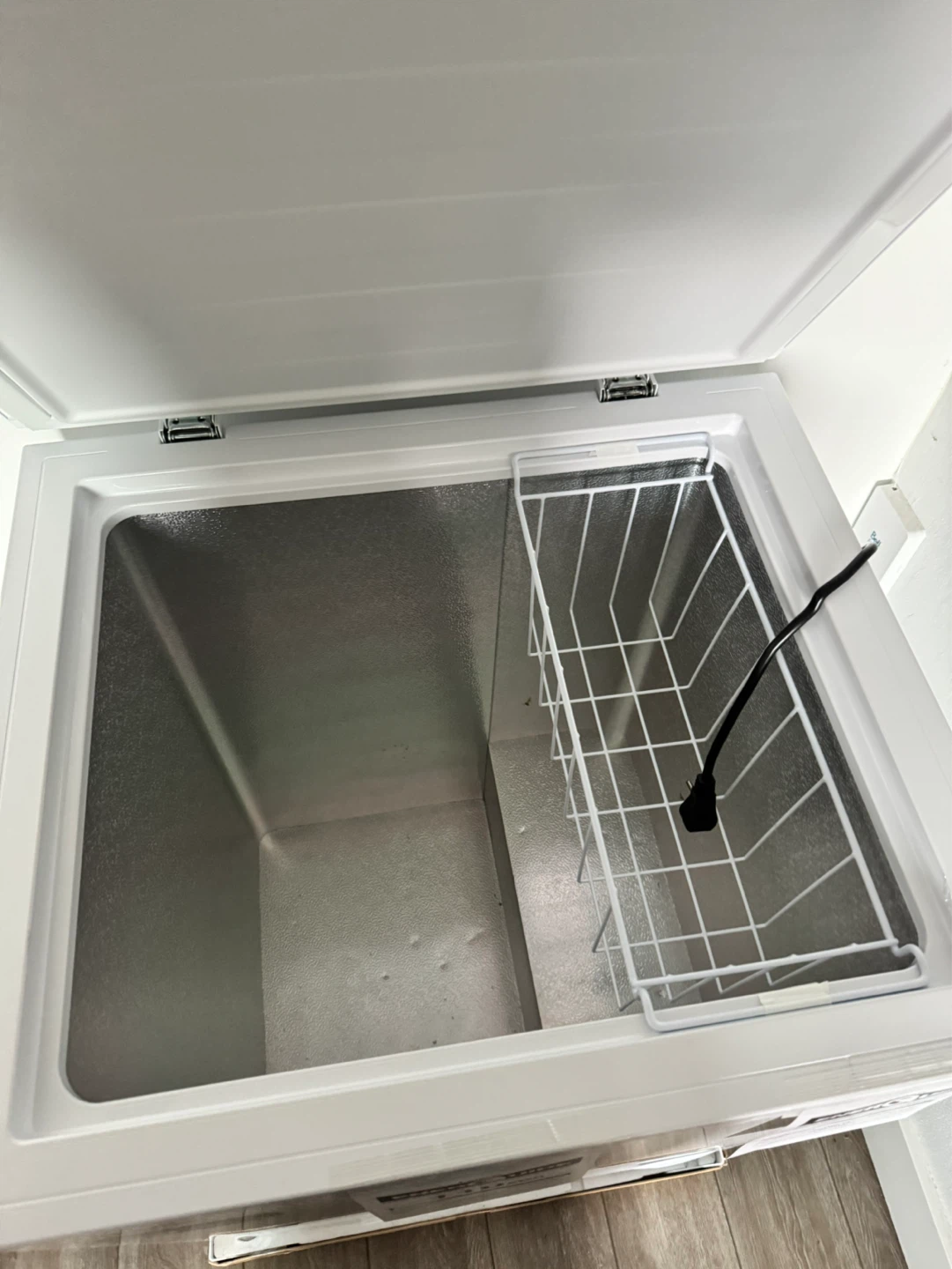 Hisense Chest Freezer - photo 2