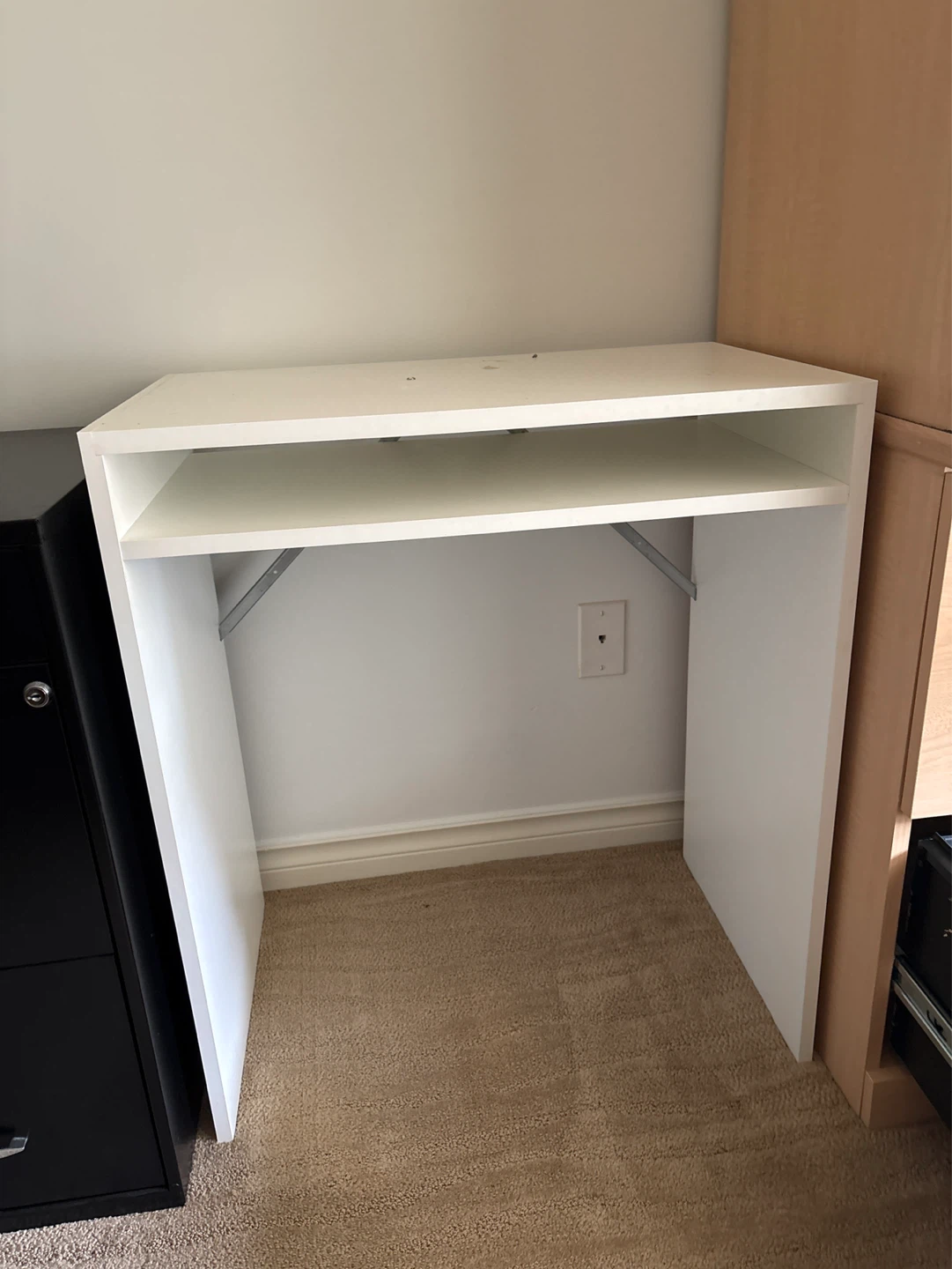 White Desk with Keyboard Tray
