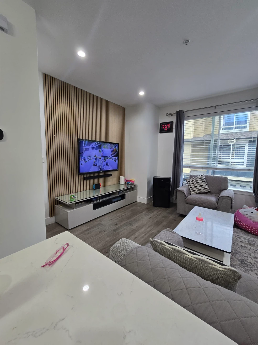 2 bedroom + 2.5 bath townhouse for rent - photo 4