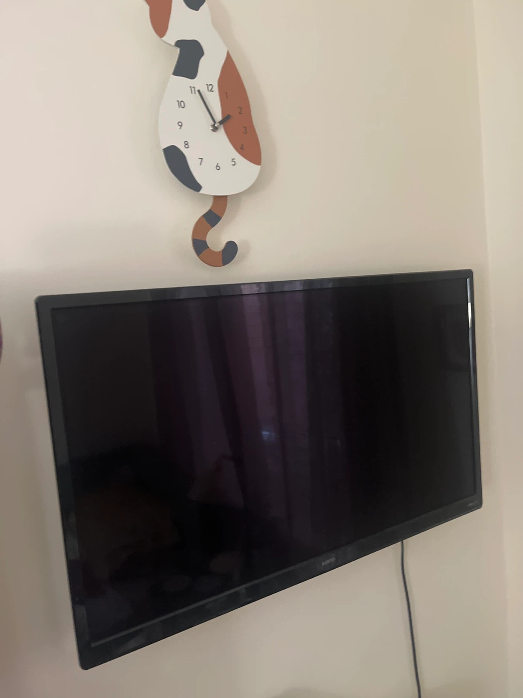 Sanyo Flat Screen TV 32 - photo 2