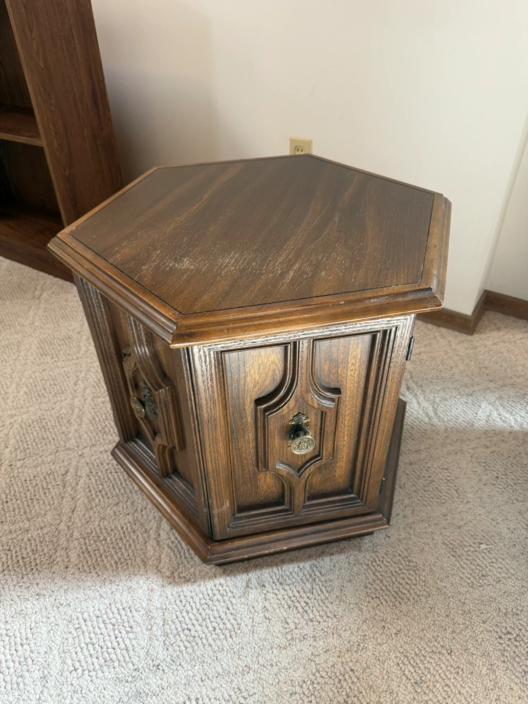 Vintage coffee table with 2 Hexagonal End Table with Storage - photo 4