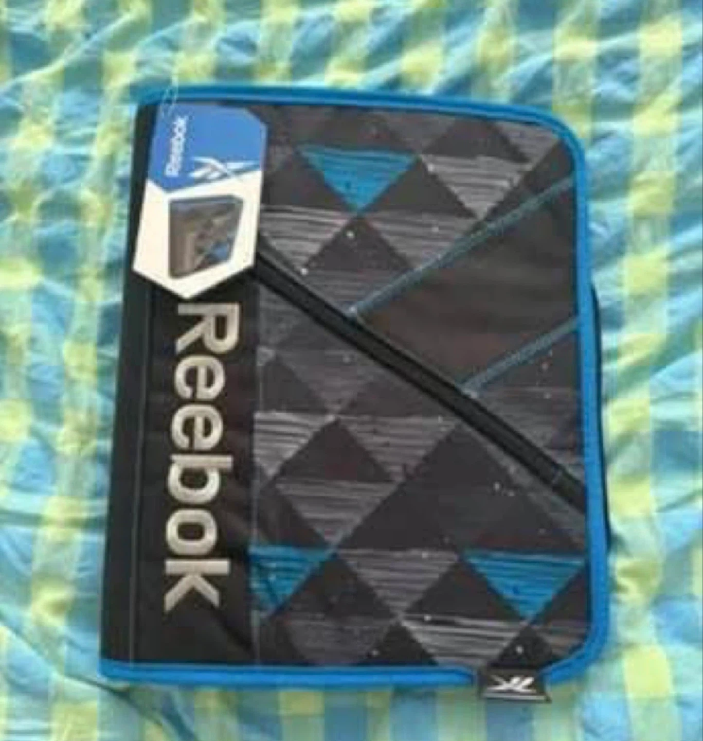 Reebok zip up binder (New) (Tags still attached)